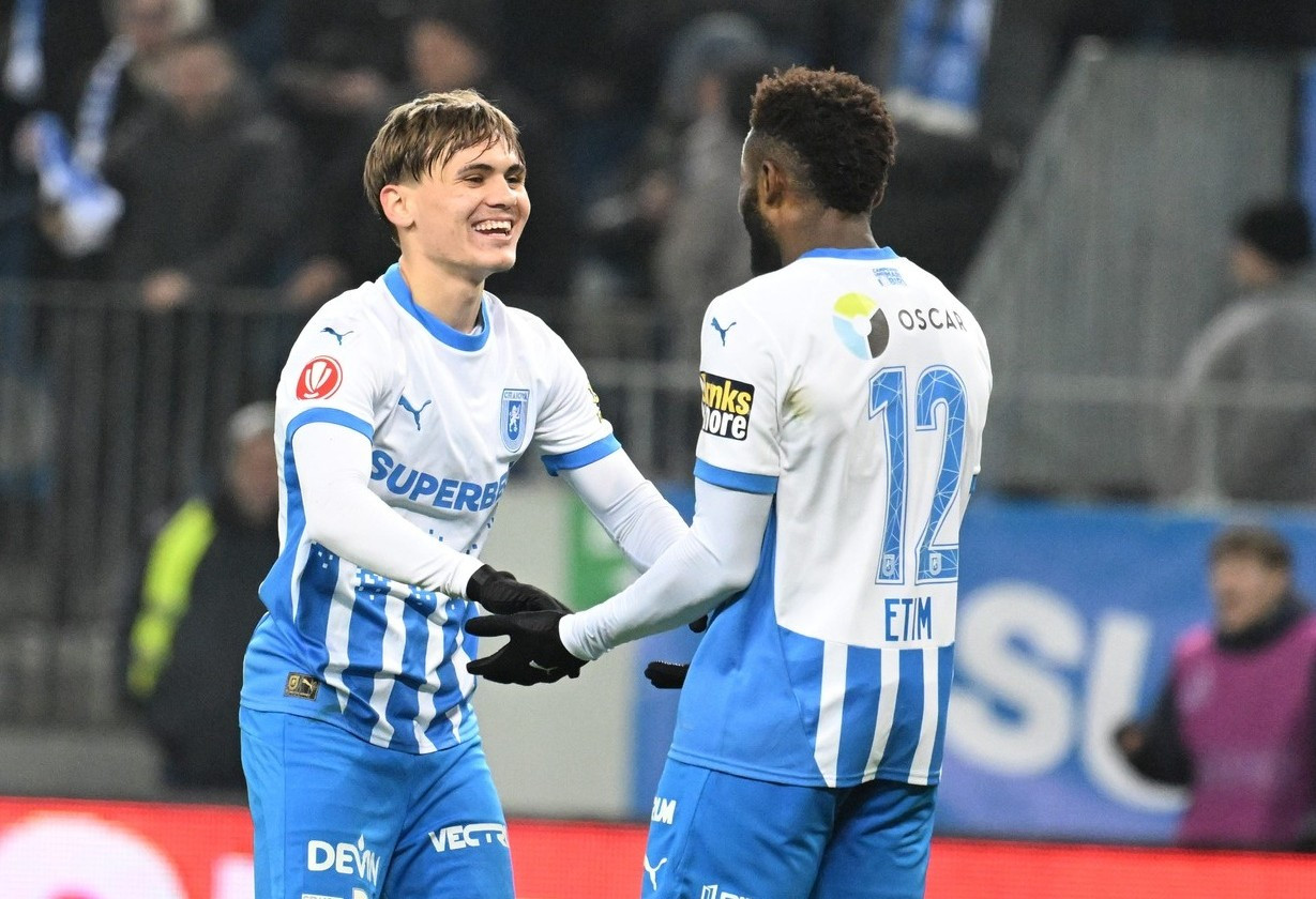 Petrolul Ploiești - Universitatea Craiova, meci pentru locul 1 în Superligă de la 20:00!