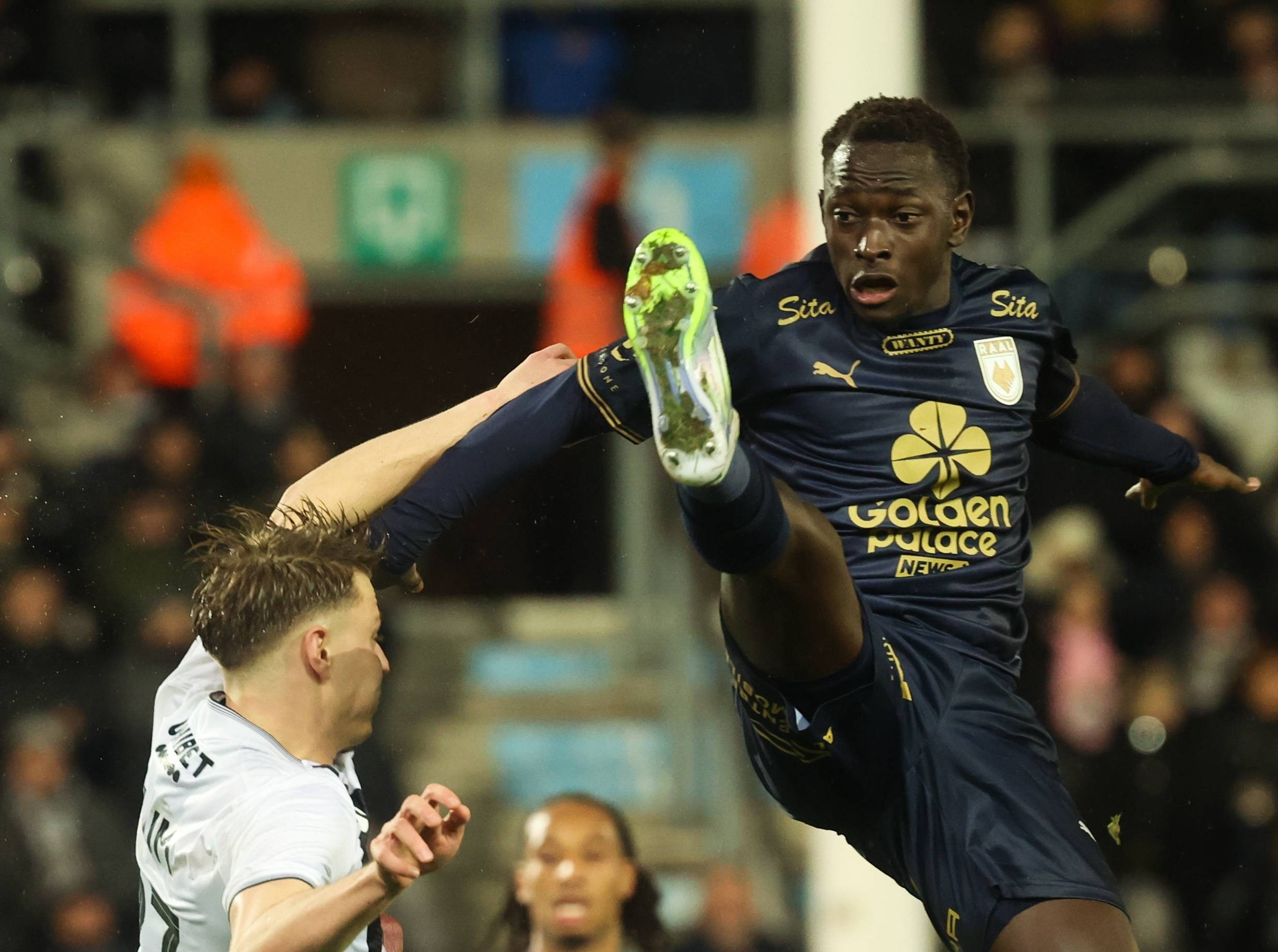 Deturnat? Cum i-a ”furat” astăzi U Cluj transferul lui CFR Cluj!