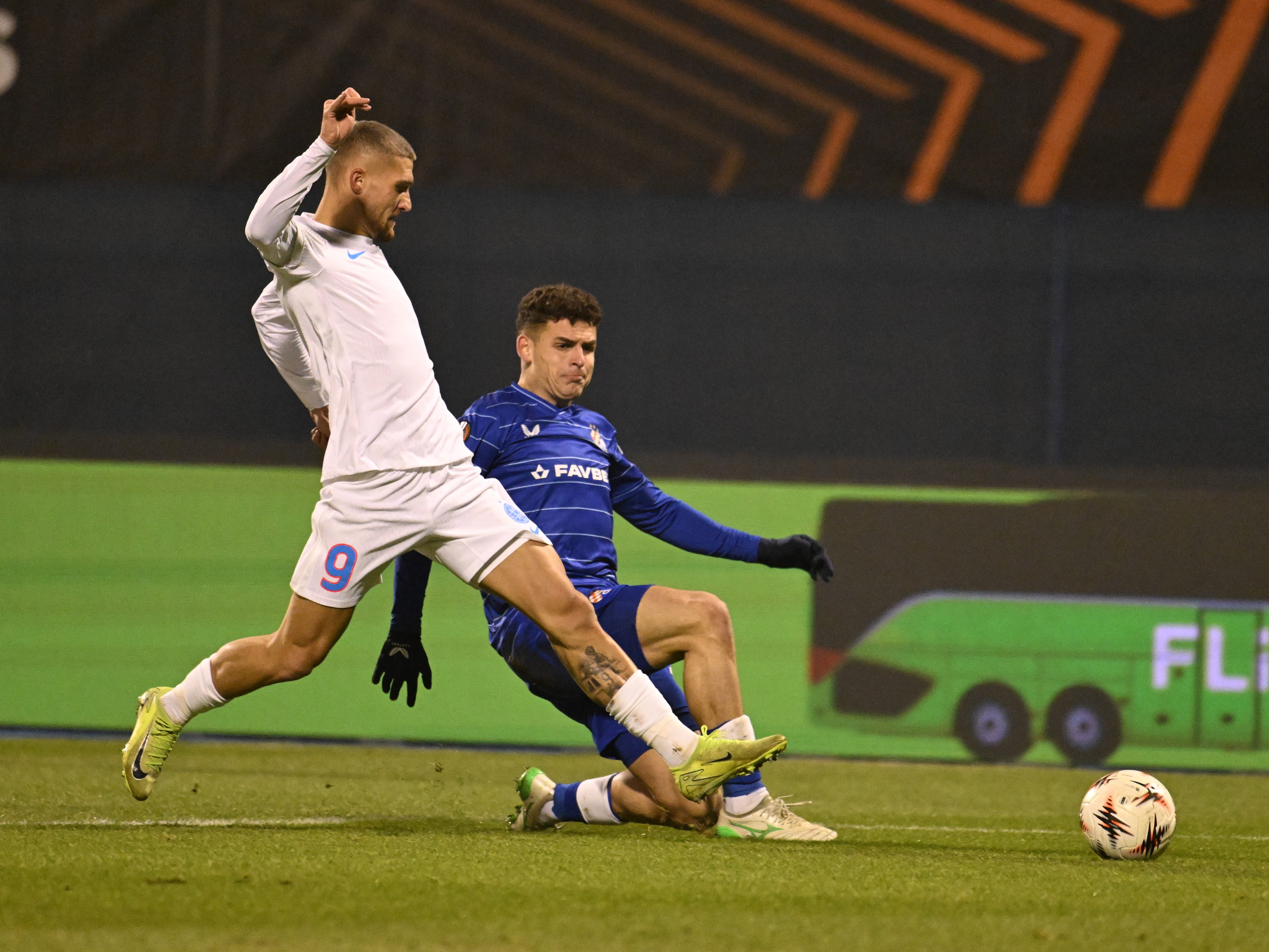Dinamo Zagreb - FCSB 2-1, ACUM pe Sport.ro | Daniel Bîrligea, înger și demon!