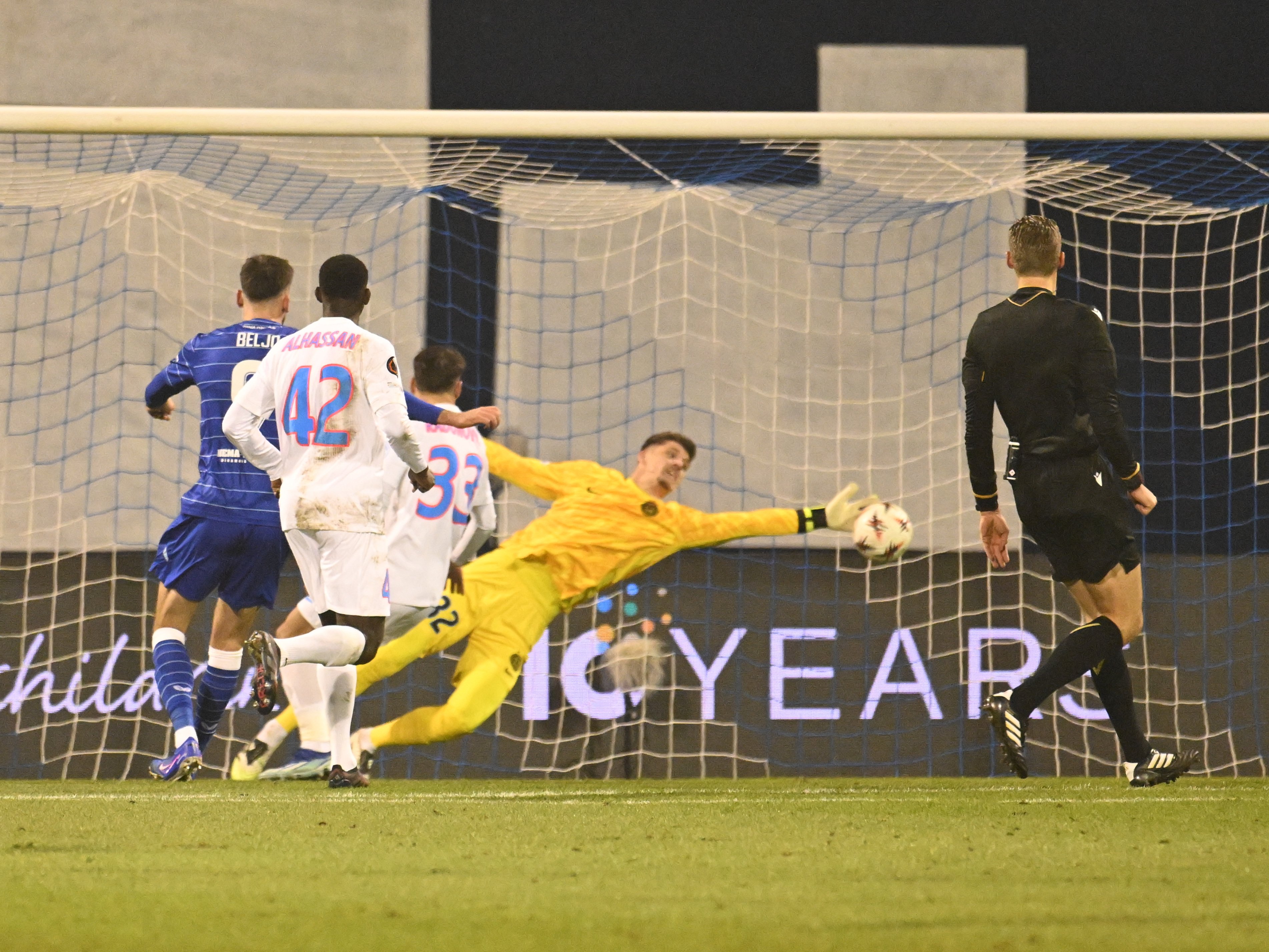Dinamo Zagreb - FCSB 3-1, ACUM pe Sport.ro | Gazdele lovesc transversala! Campioana României e KO