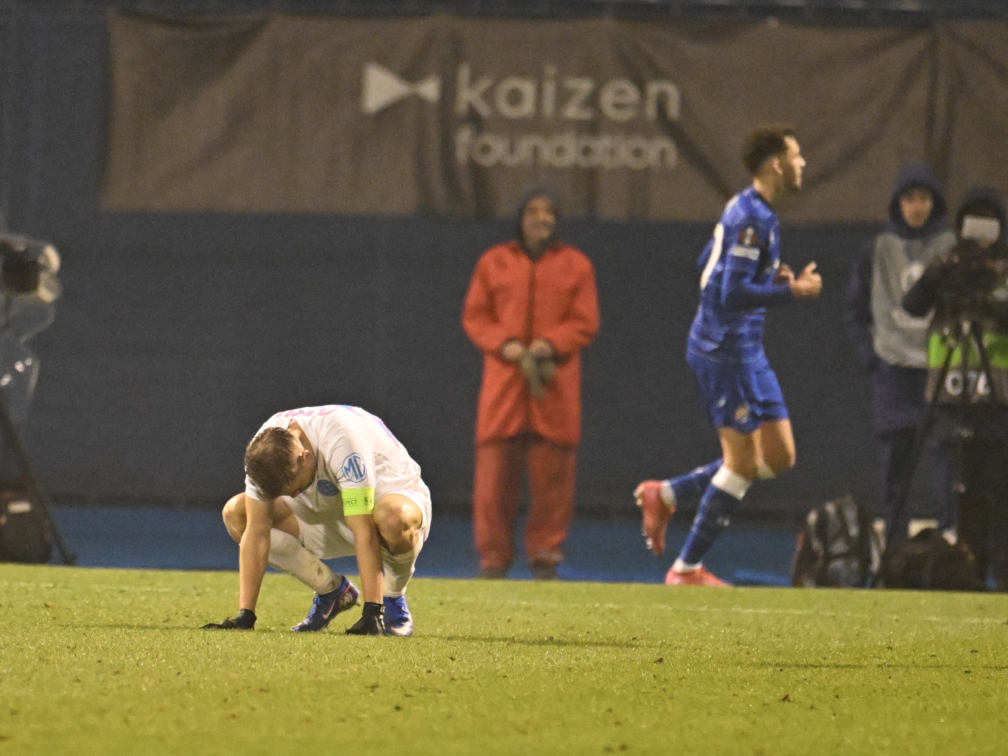 Dezastru pe linie, zero motive de speranță: așa a fost umilită FCSB de Dinamo Zagreb
