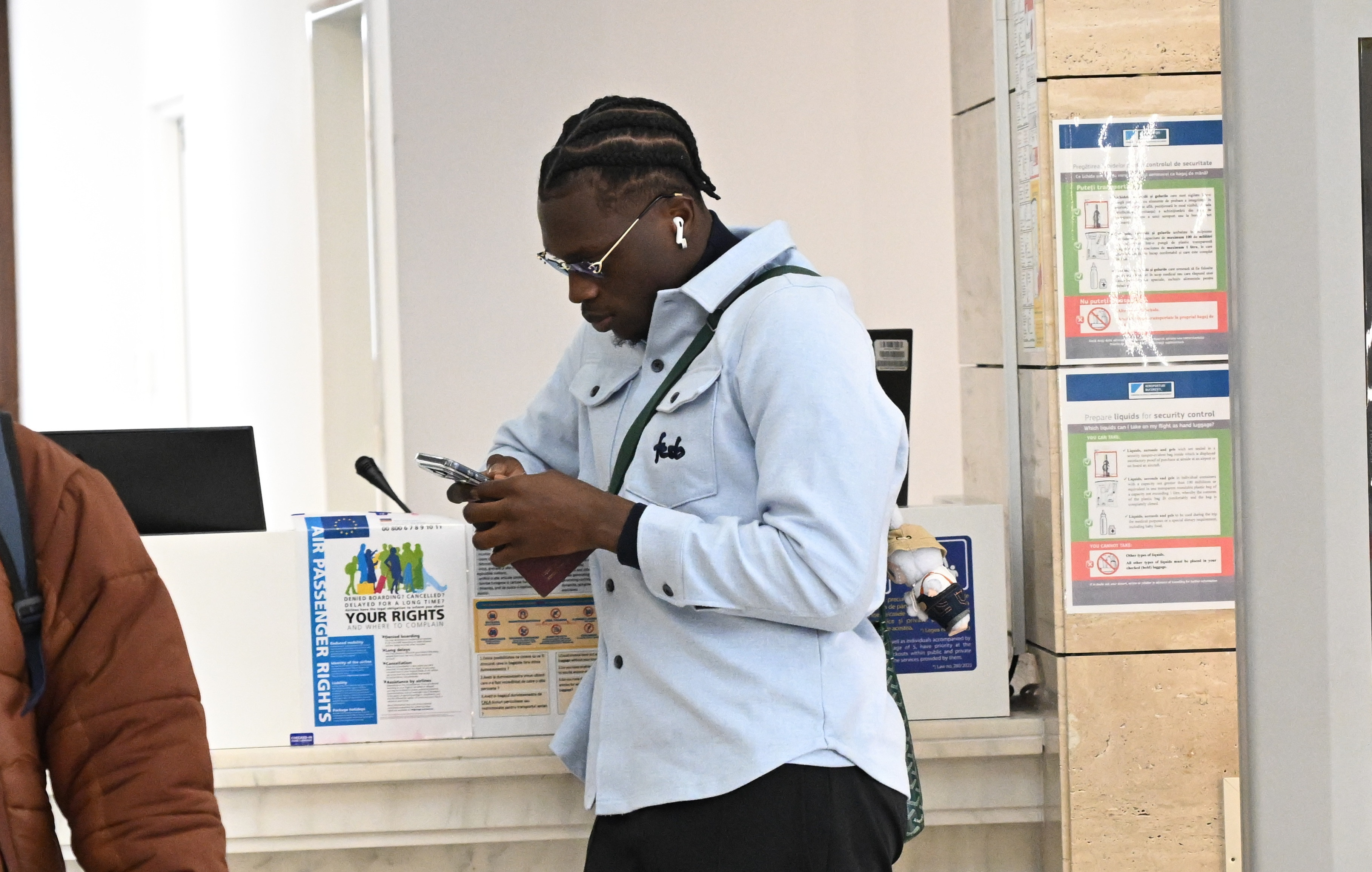 Joyskim Dawa poate pleca de la FCSB: "Au venit să îl vadă aseară"