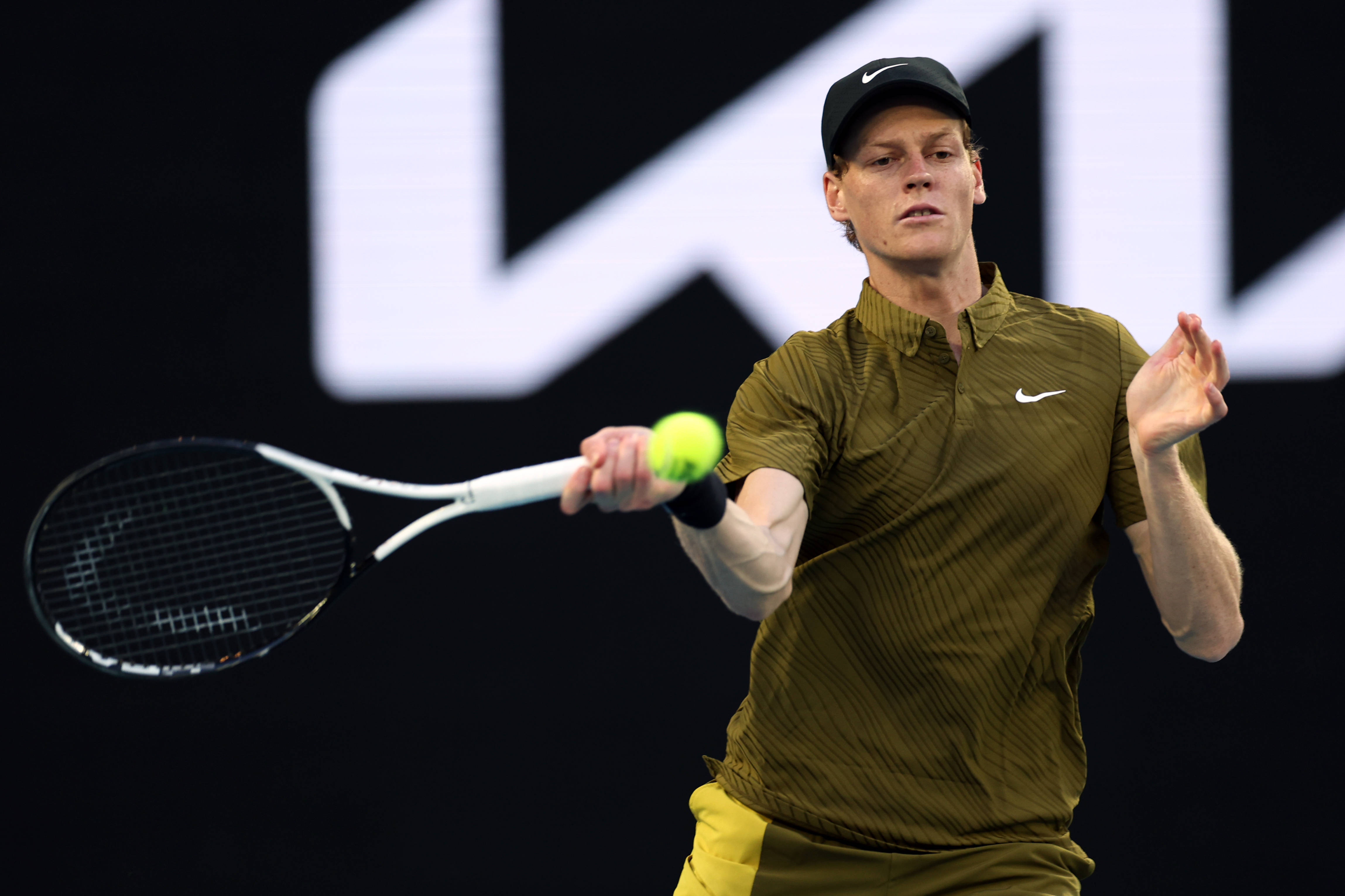 Salvat de clopoțel: Jannik Sinner supraviețuiește norocos în turul trei, la Melbourne. Ce a putut să îi spună Darren Cahill în timpul meciului