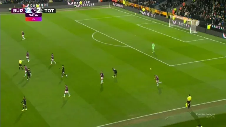 Radu Drăgușin, în Burnley - Tottenham | VIDEO