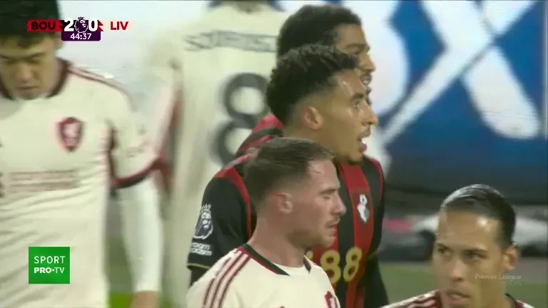 Bournemouth - Liverpool | Min. 45+1: Van Dijk reduce din diferență cu o lovitură de cap