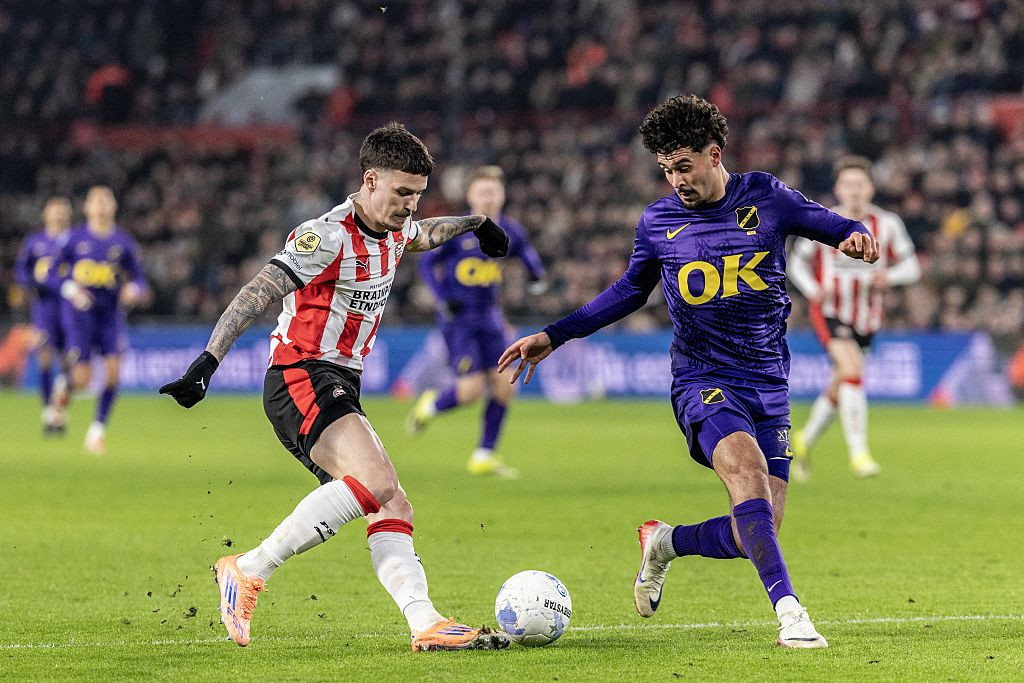 Dennis Man, ratări monumentale în prima repriză cu Breda! PSV a încasat două goluri în două minute: ”Cea mai slabă repunere de la centru a secolului!”