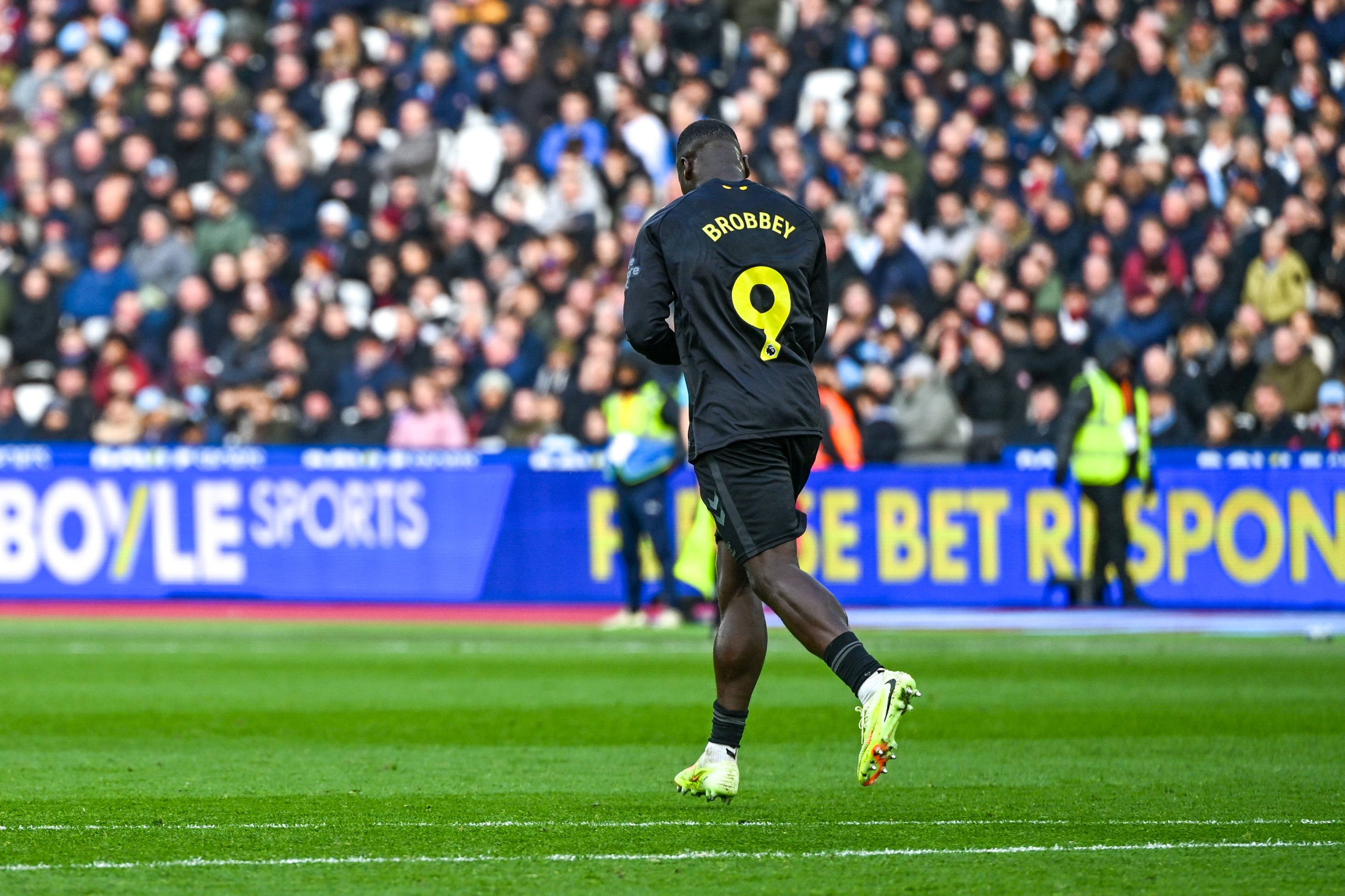 GOOOOL! Fratele „tancului” din Superliga a înscris din nou în Premier League