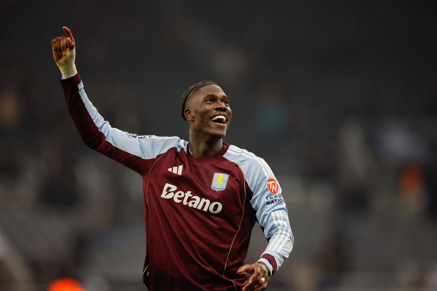 Aston Villa nu știe ce-i mila! Demonstrație de fotbal și cu Newcastle pe St. James Park