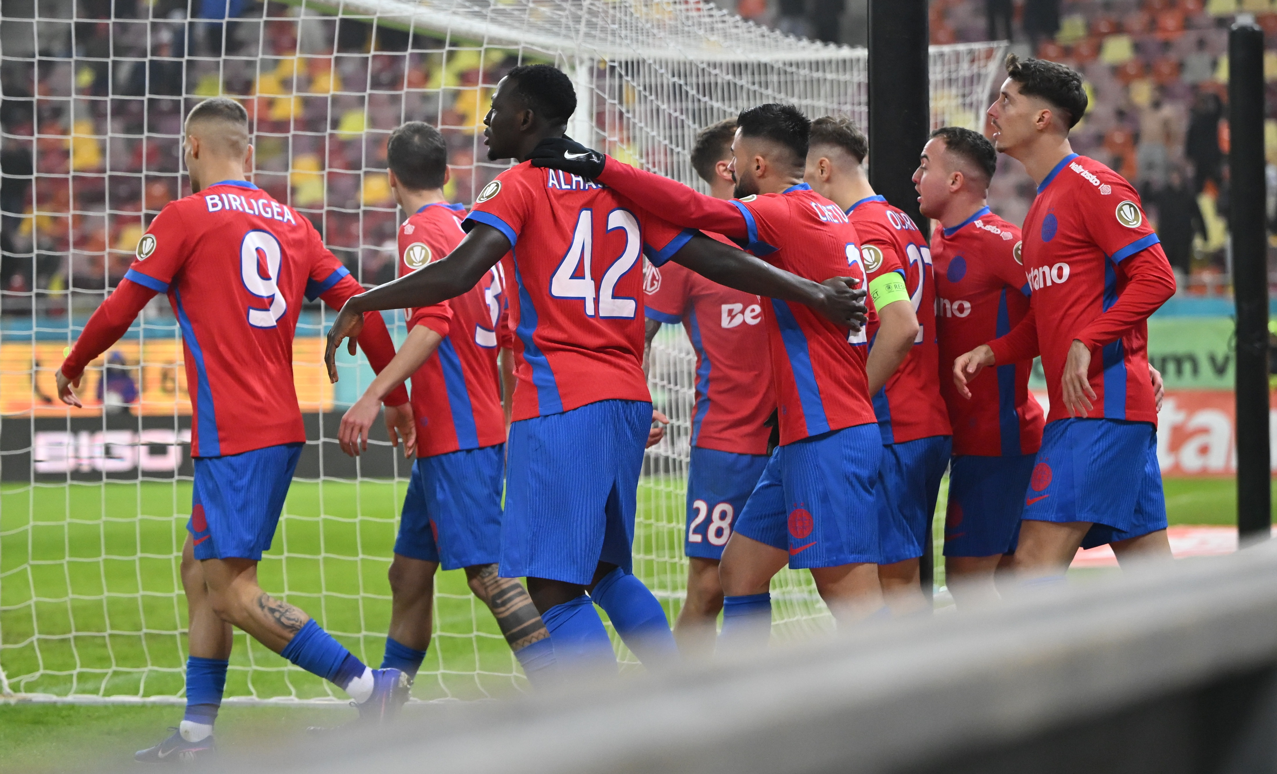 Gigi Becali a vrut să-l înlocuiască în minutul 10 la meciul cu CFR Cluj: ”Bă, Mihai, hai să-l schimbăm pe ăsta!”