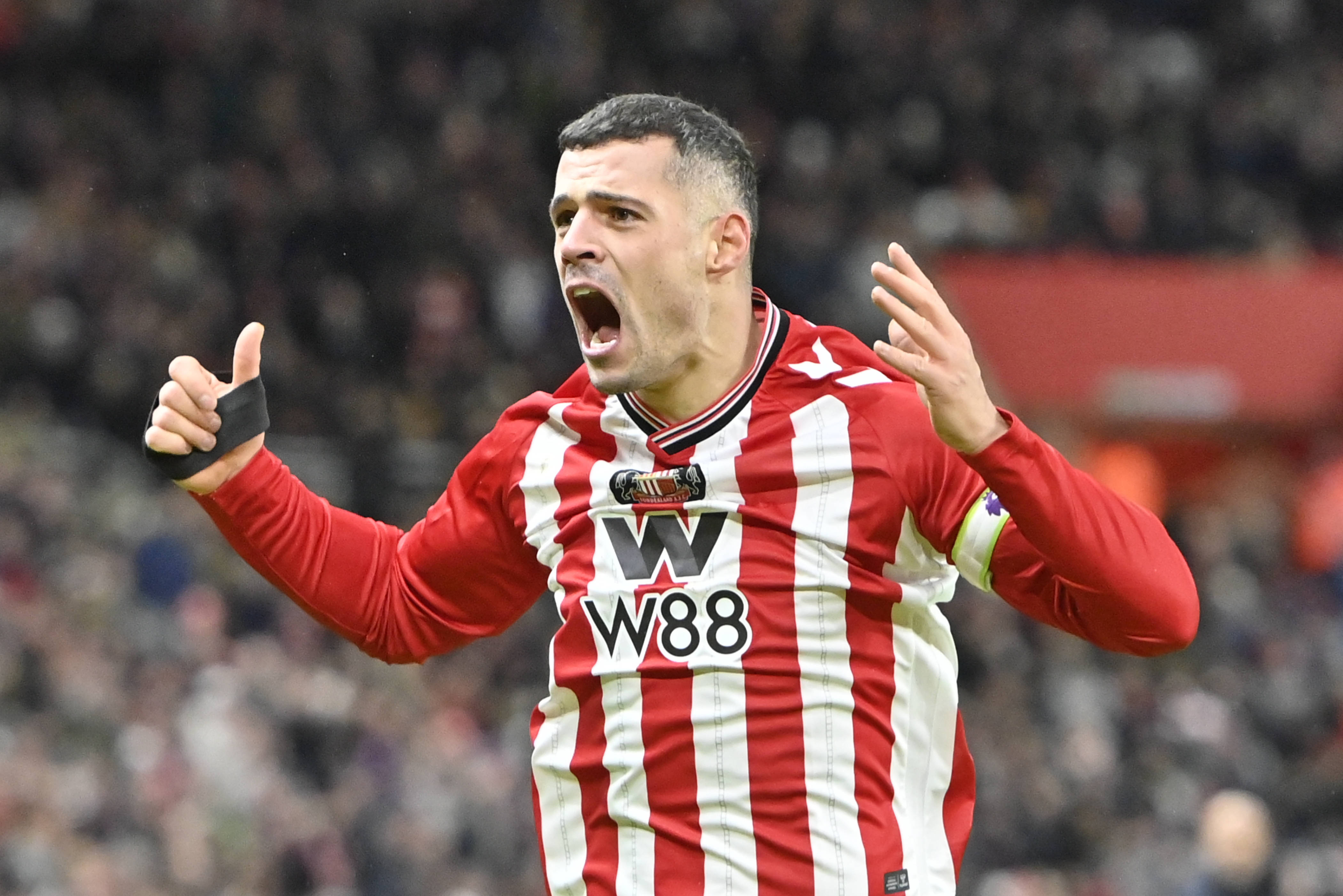 Granit Xhaka a provocat un fan la bătaie! Elvețianul și-a ieșit din minți în timpul meciului: "Ne vedem afară!"