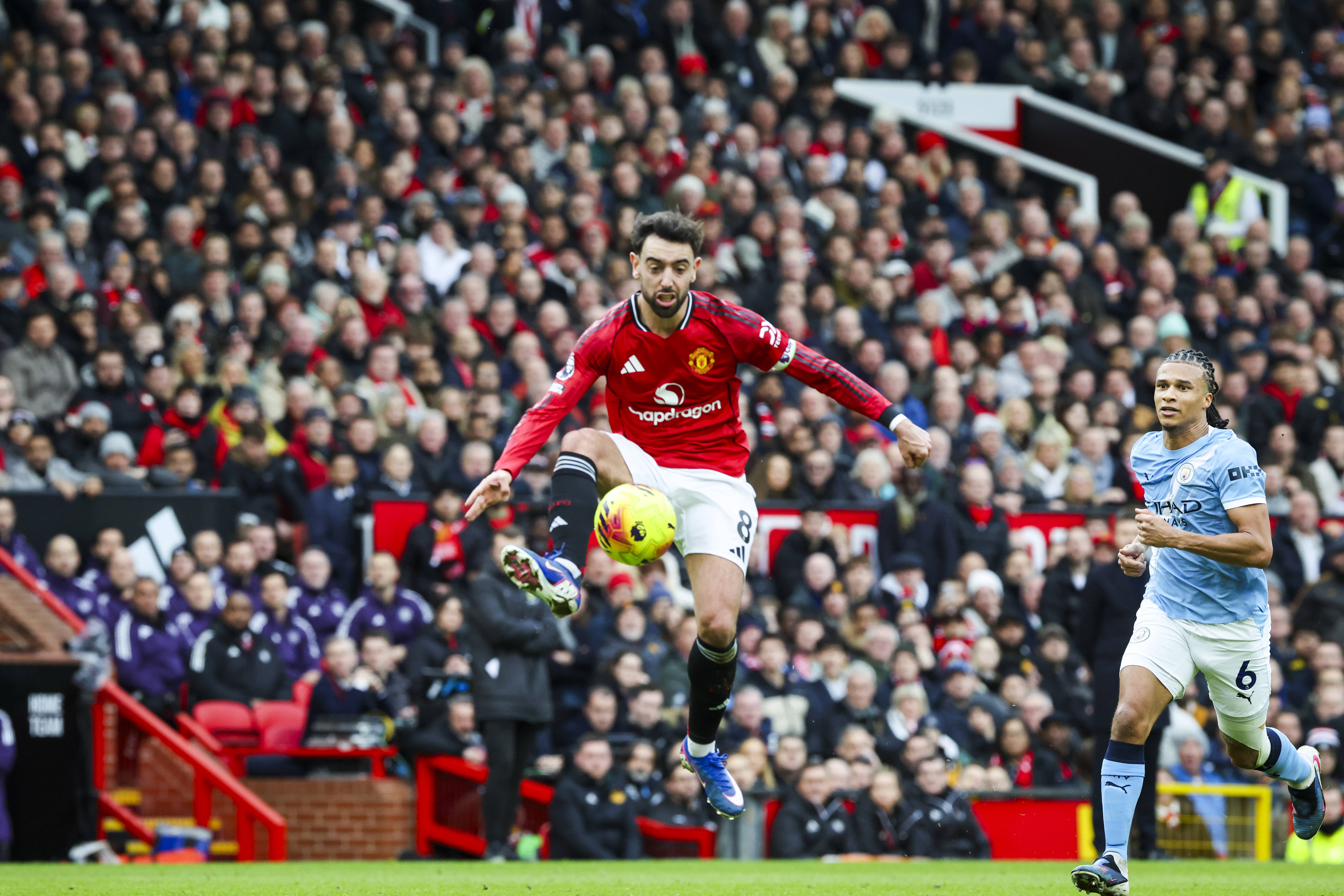 Bruno Fernandes, la bătaie cu Rooney și Cristiano Ronaldo. Cifrele spun că e cel mai bun transfer post-Ferguson