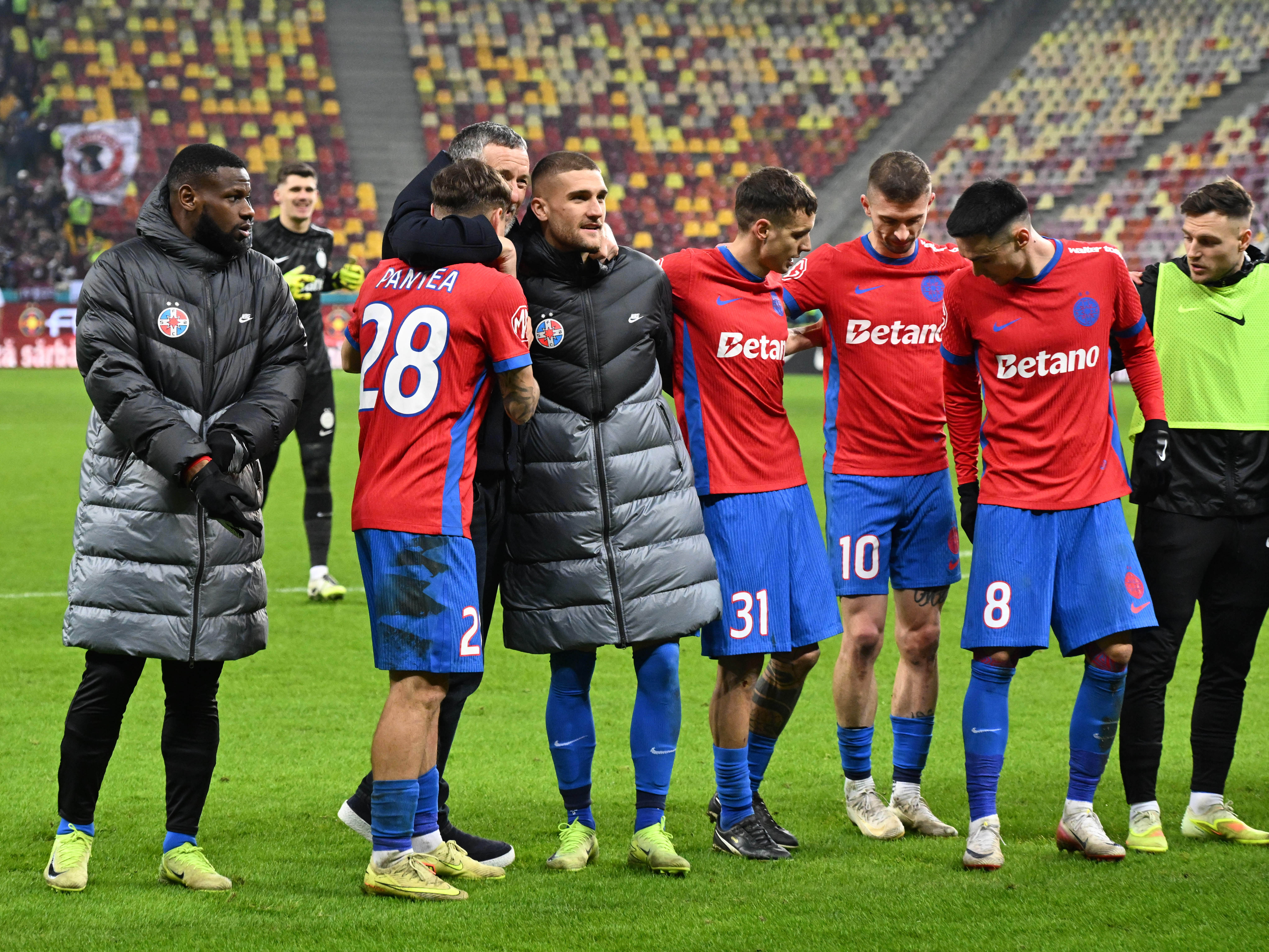 OUT de la FCSB, la o zi după 1-4 cu CFR? "Discuții finale acum"