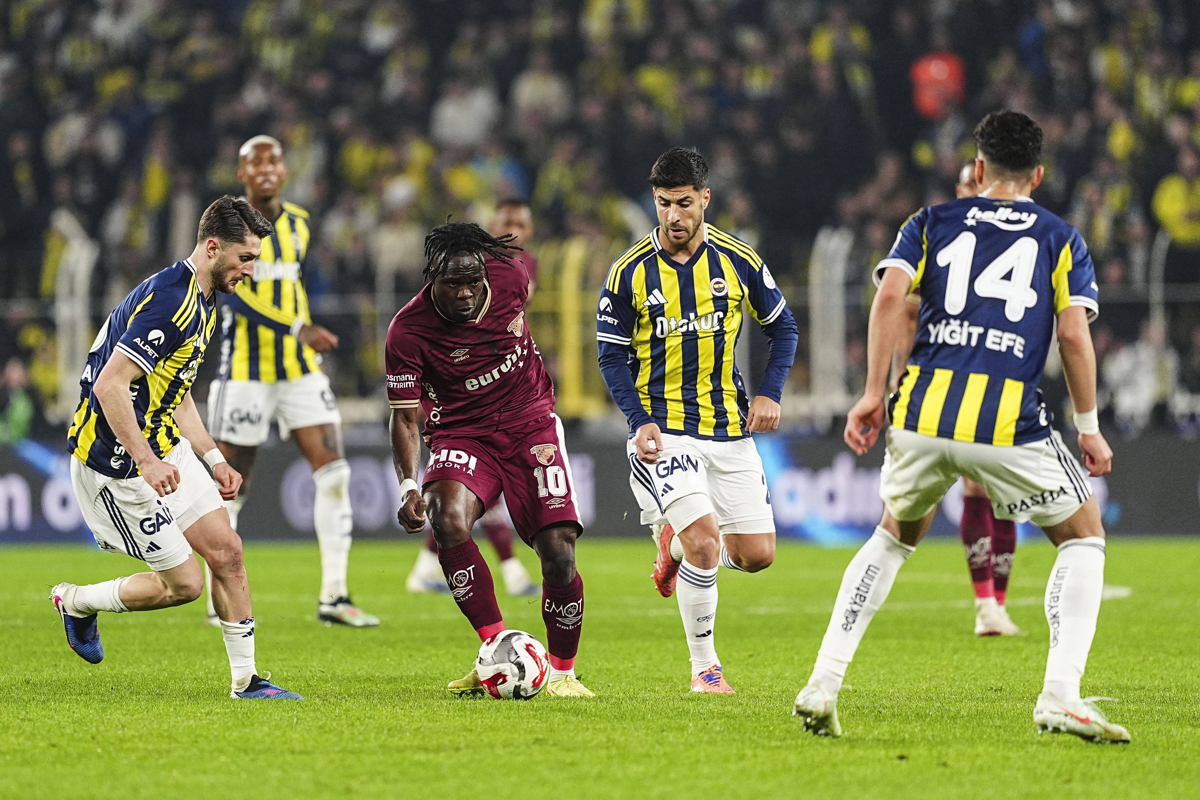 Au luat decizia înaintea meciului cu FCSB! Ce au făcut vedetele de aproape 300.000.000 de euro de la Fenerbahce