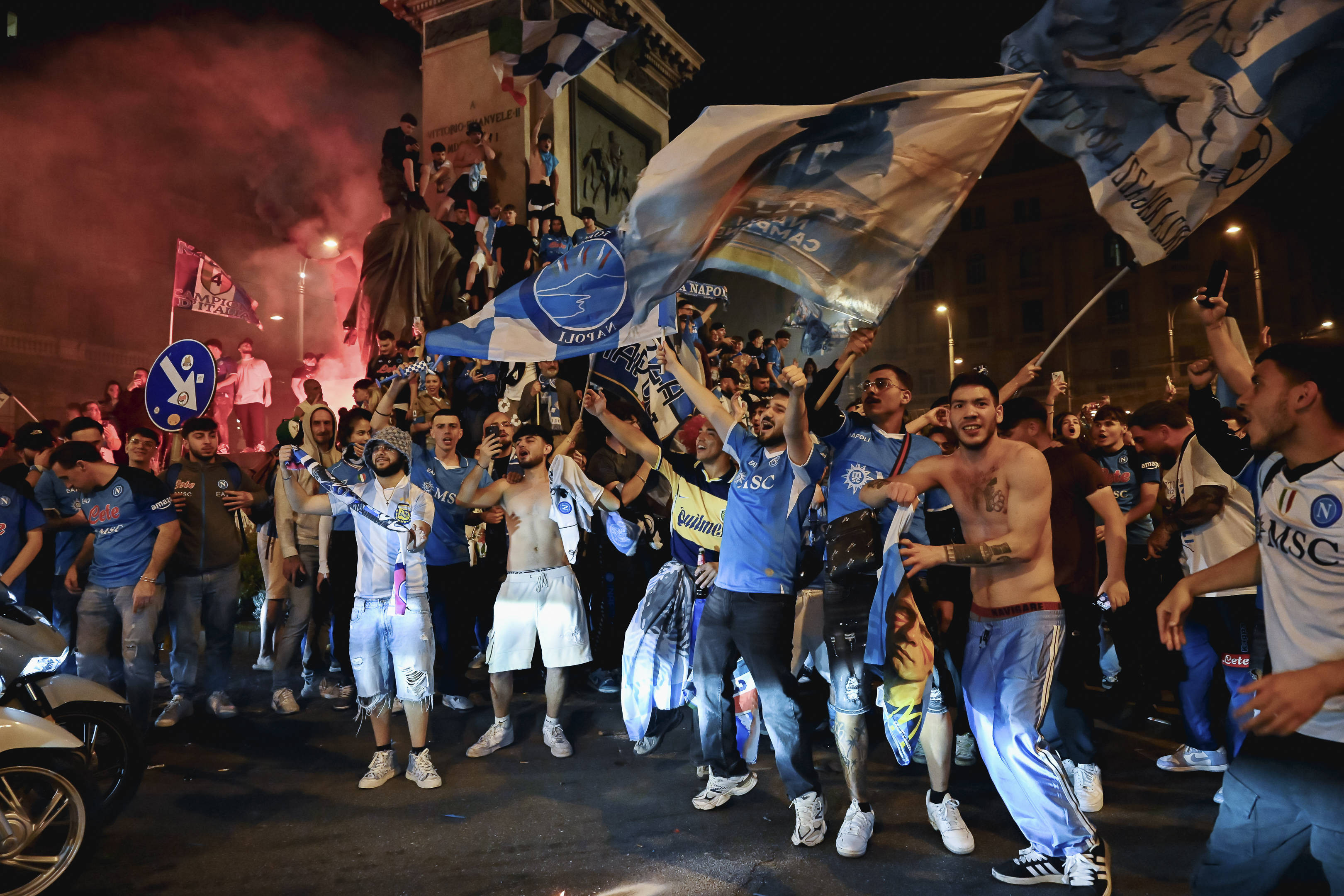 Doi suporteri răniți la Napoli! Chelsea este în alertă înaintea meciului din Champions League