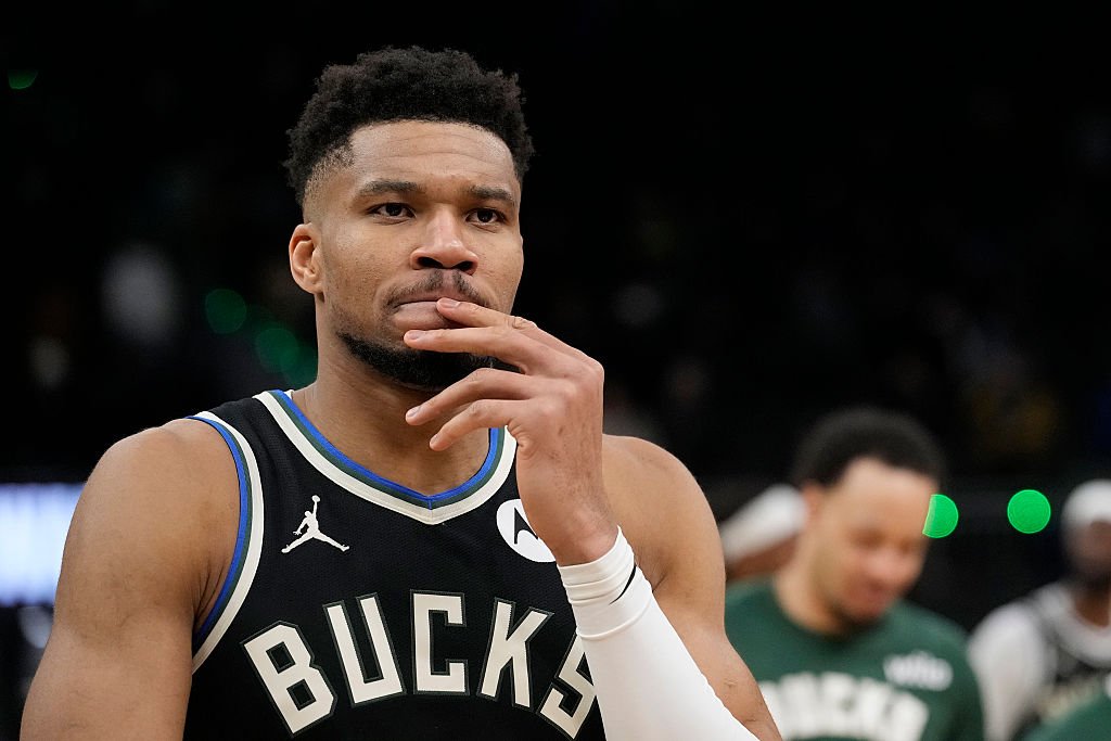 Giannis antetokounmpo 12