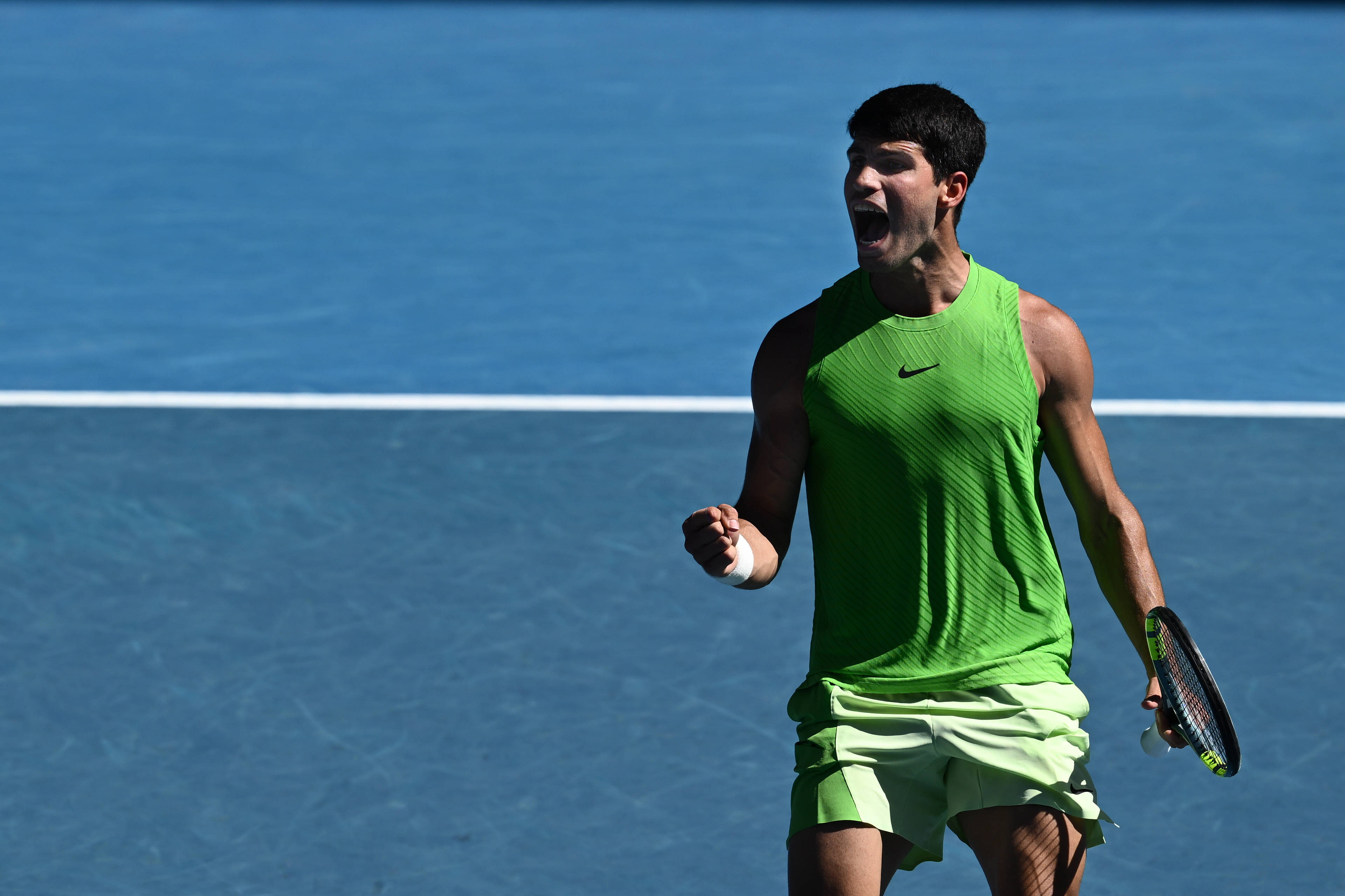 S-a întâmplat o nebunie! Alcaraz îl bate pe Zverev după 5 ore și jumătate, în cea mai lungă semifinală din istoria Openului Australian