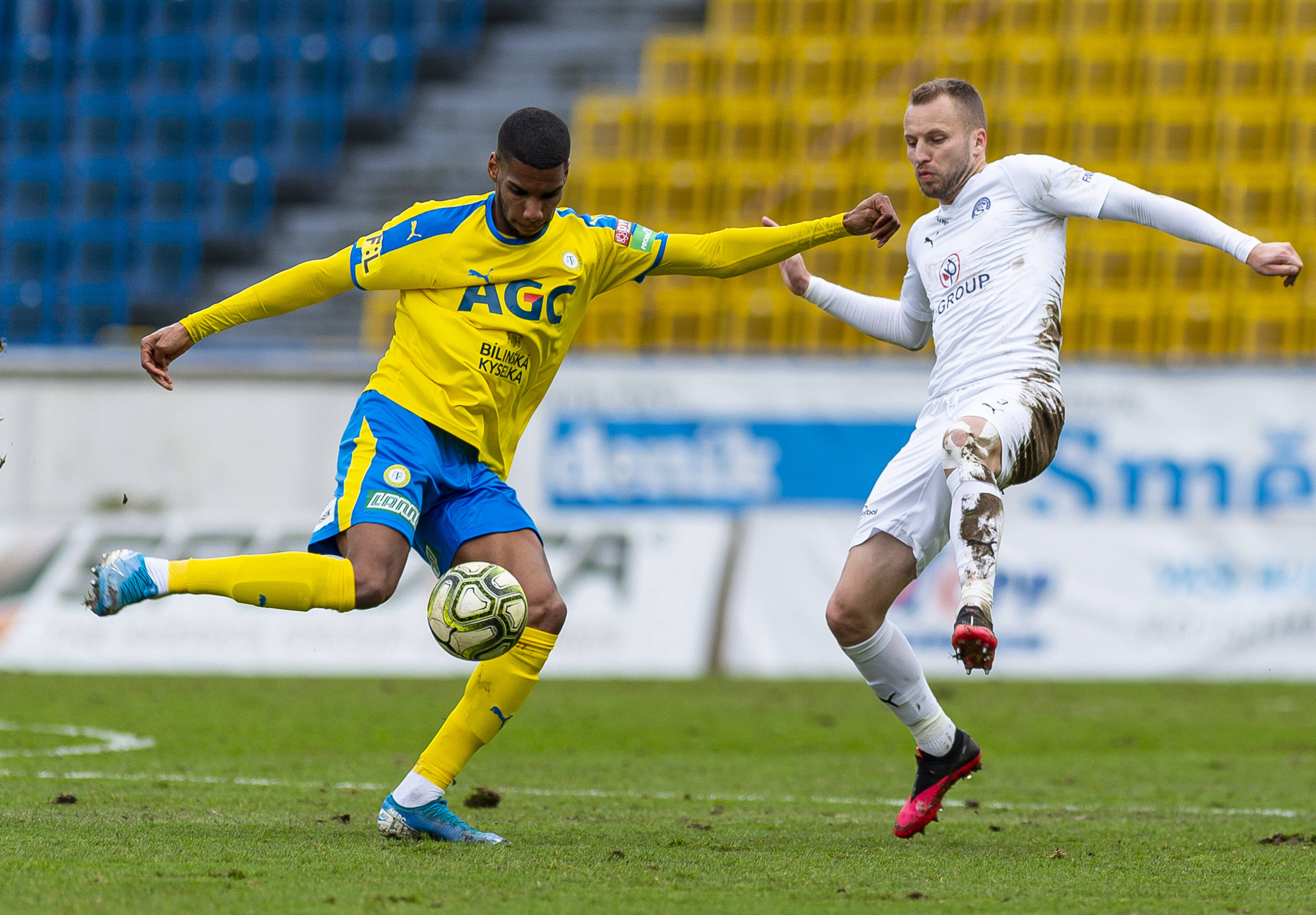 Metaloglobus a adus un atacant francez de 1,93 metri chiar înaintea meciului cu CFR Cluj!