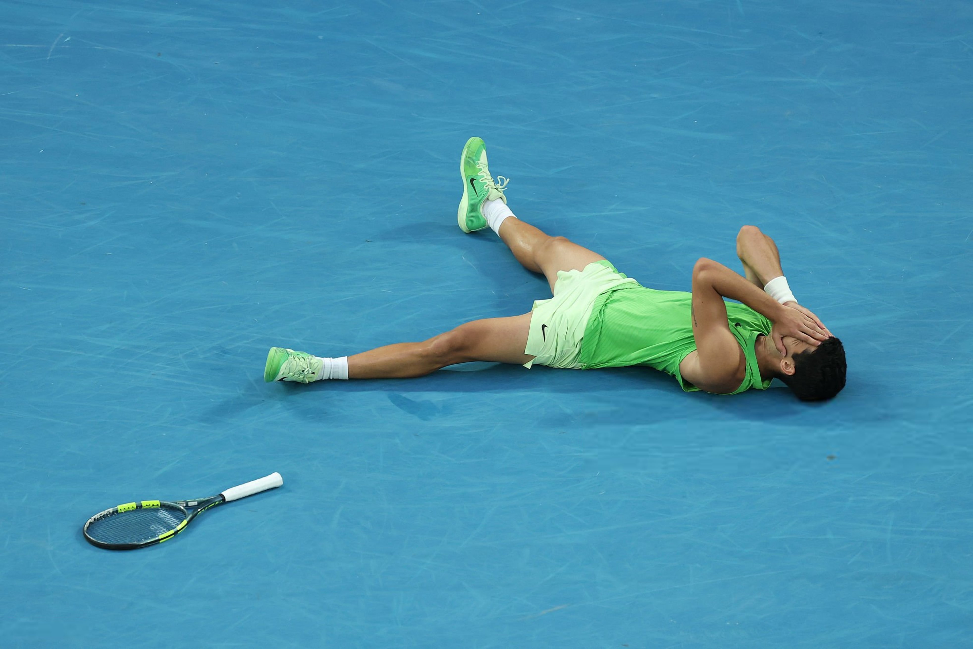 S-a întâmplat o nebunie! Alcaraz îl bate pe Zverev după 5 ore și jumătate, în cea mai lungă semifinală din istoria Openului Australian