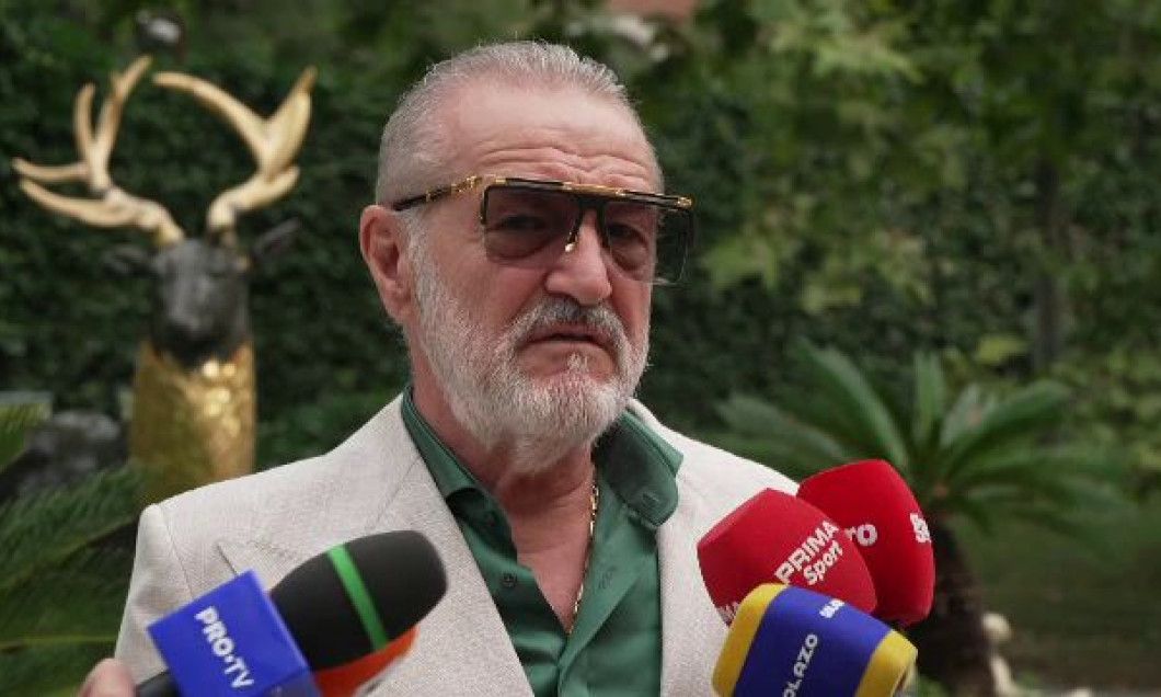 Gigi Becali și Adrian Ilie consilier discutând strategia de reconstrucție FCSB într-un birou modern cu documente și laptopuri pe masă | sursa foto: Sport.ro Gigi Becali și Adrian Ilie consilier discutând strategia de reconstrucție FCSB într-un birou modern cu documente și laptopuri pe masă | sursa foto: Sport.ro