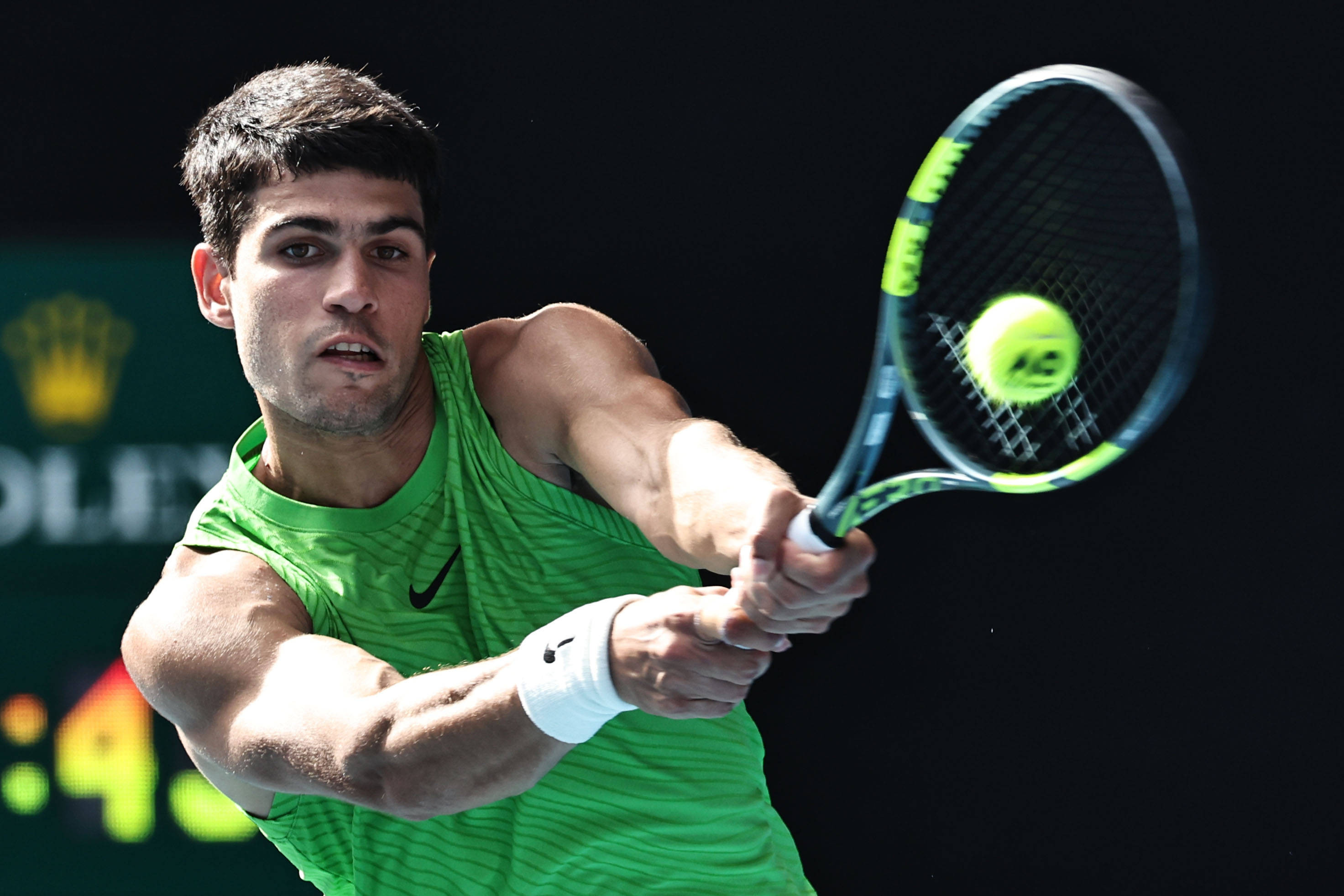 Alcaraz, aplaudat de Nadal, după un punct uluitor câștigat în finala cu Djokovic: spectacol deplin în Arena Rod Laver