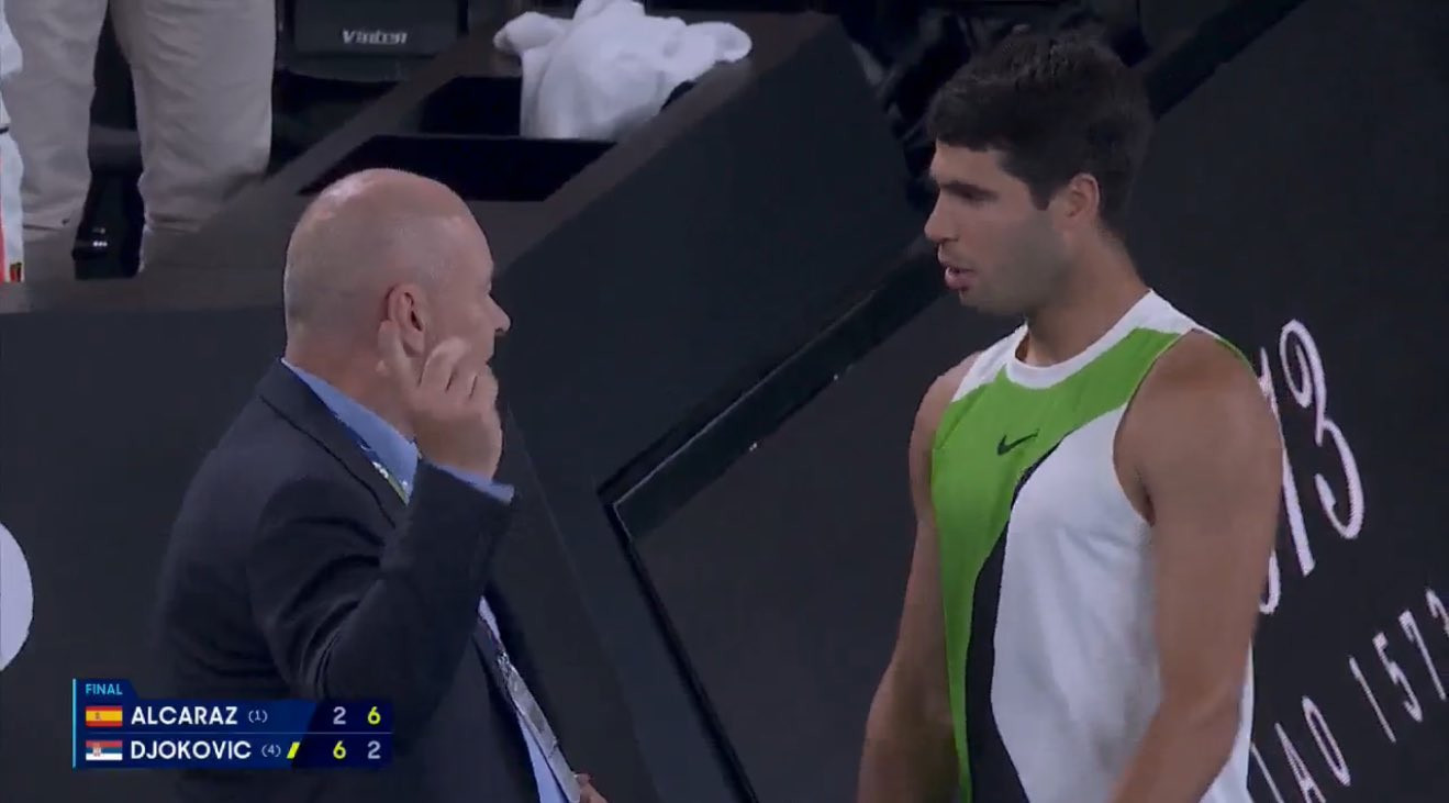 Dezavantajat fără știrea lui? Ce l-a făcut pe Alcaraz să se revolte în timpul finalei Openului Australian, după o oră de joc