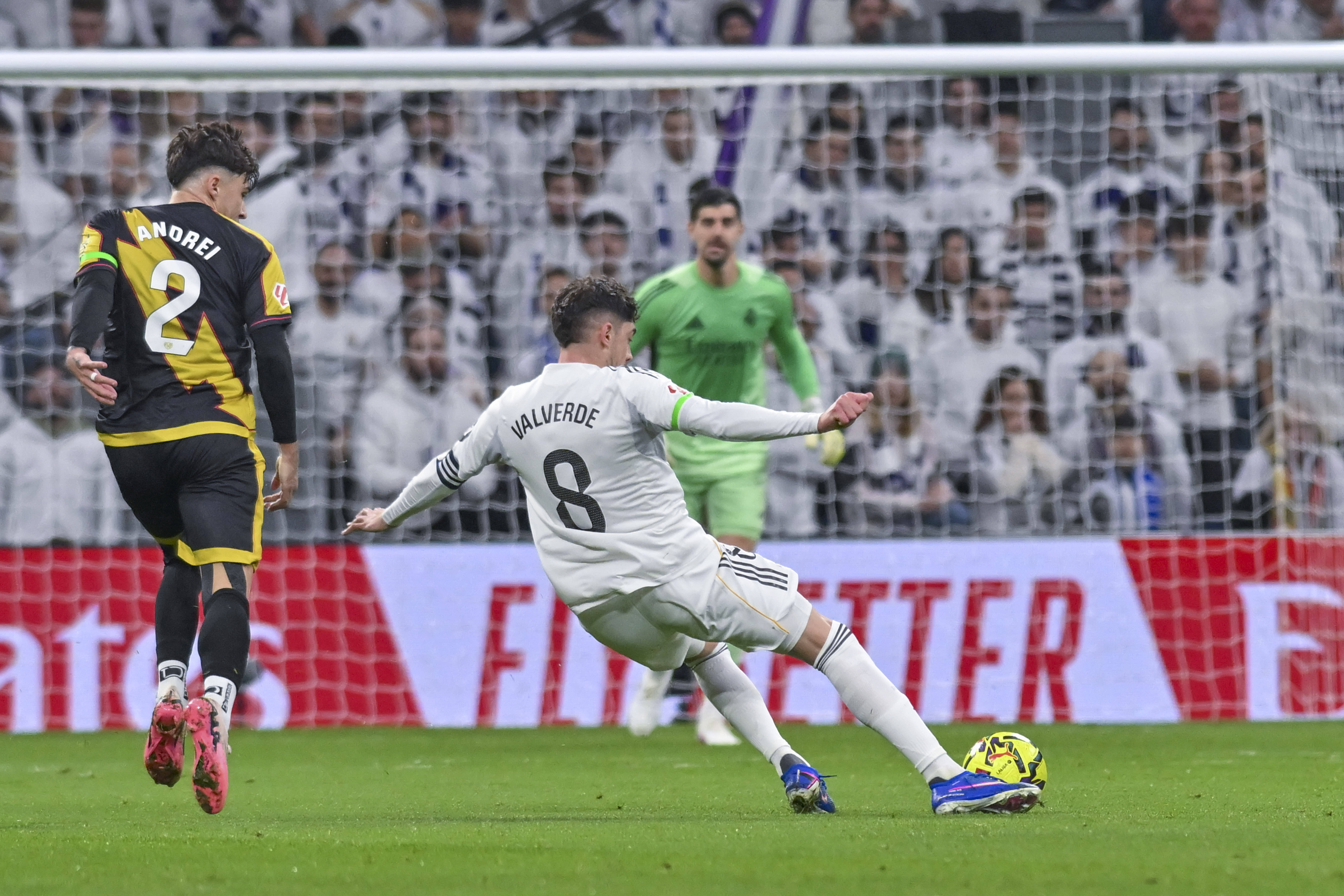 Șoc pentru Rațiu și Rayo Vallecano cu Real Madrid! Kylian Mbappe a decis meciul din penalty: două cartonașe roșii