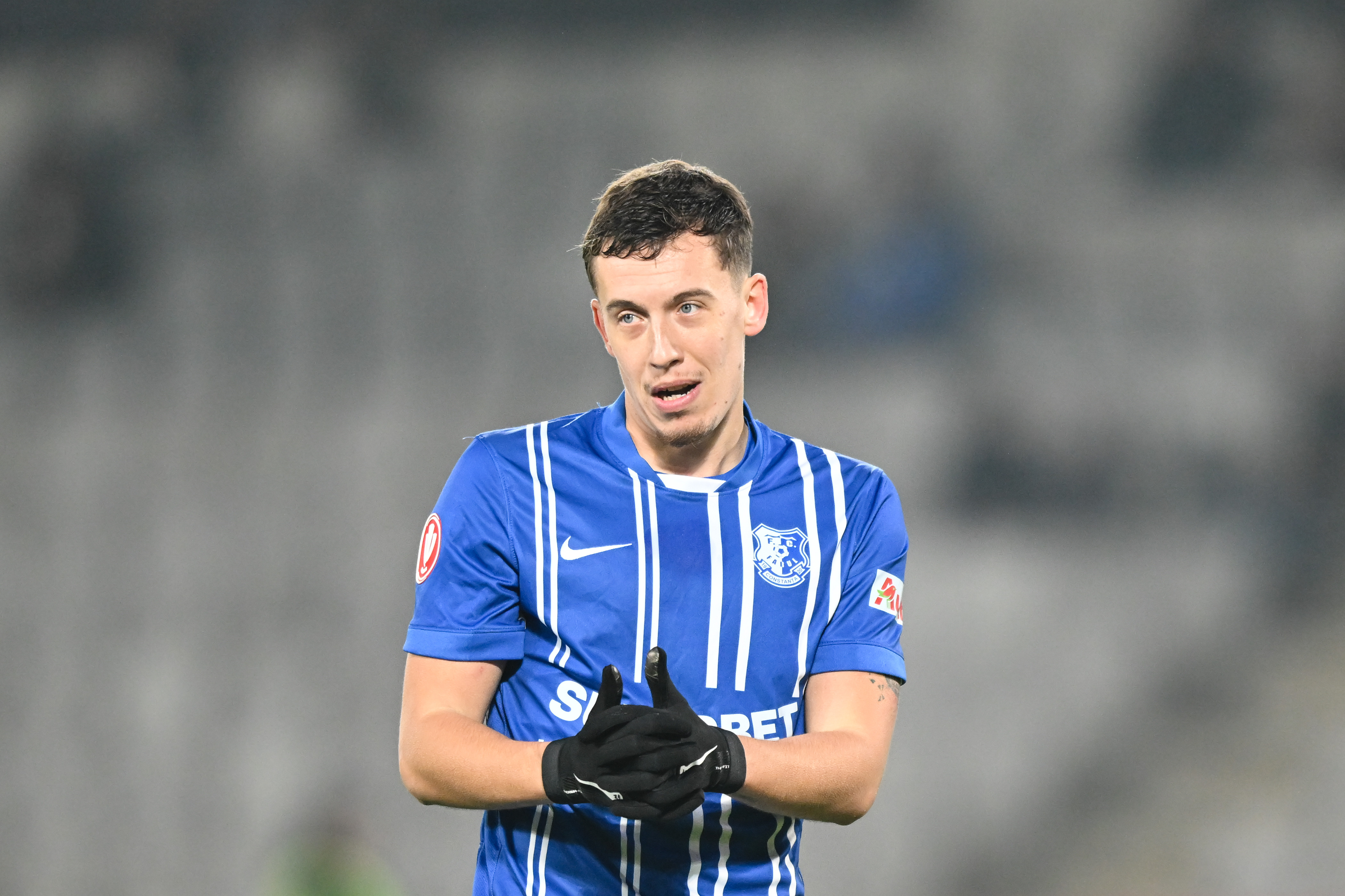 Farul - Universitatea Craiova 1-0, ACUM, pe Sport.ro. Ișfan deschide scorul, Dican nimerește bara