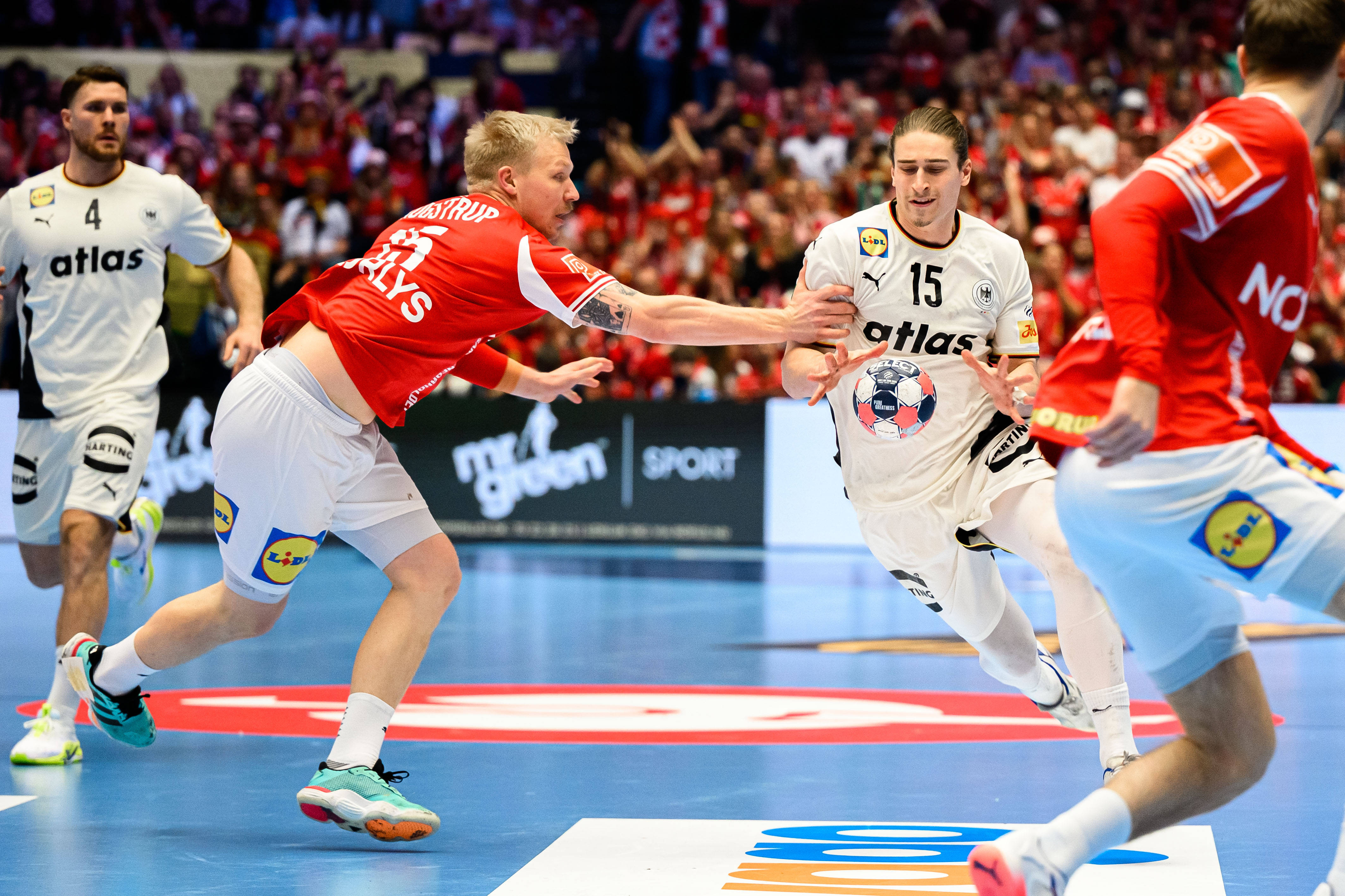 Danemarca - Germania, finala EURO 2026, ACUM pe VOYO. Final incendial de primă repriză: time out cerut de antrenorul nemților