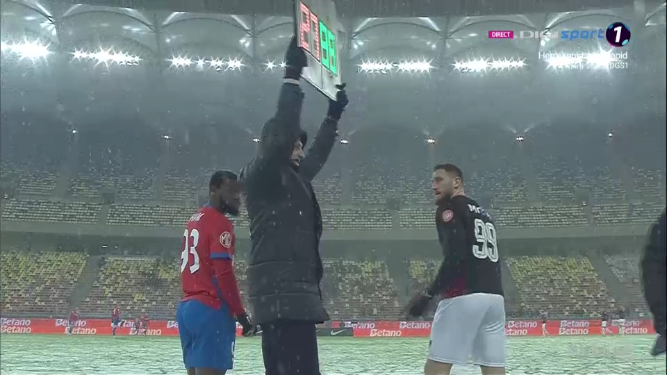 Decizie rară la FCSB - Csikszereda. Oaspeții au schimbat tricourile la pauză