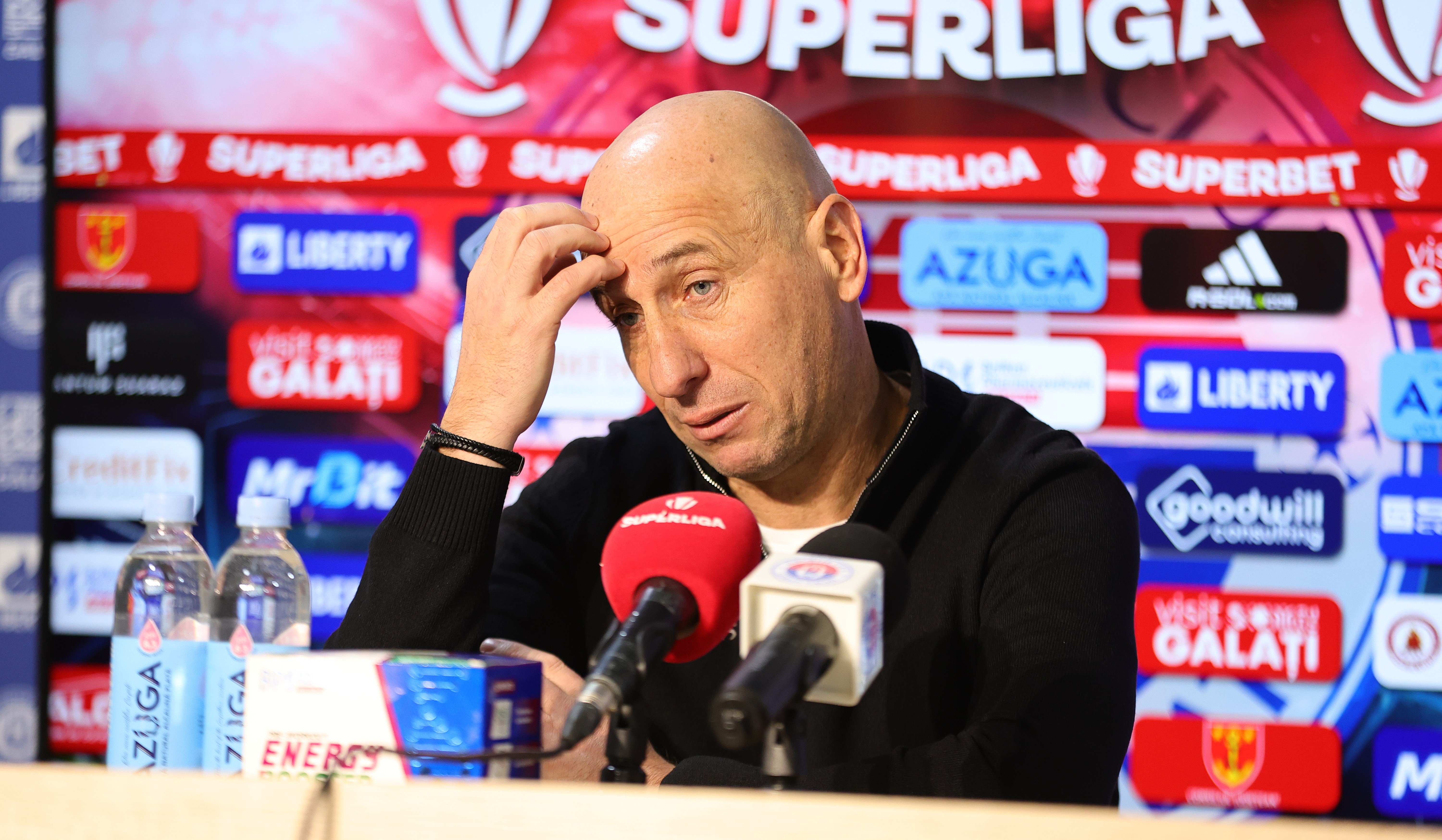 Robert Ilyeș a contestat clar arbitrajul după meciul cu FCSB: „Arbitrii dau prea mult pentru ei! La golul lui Cisotti e fault”