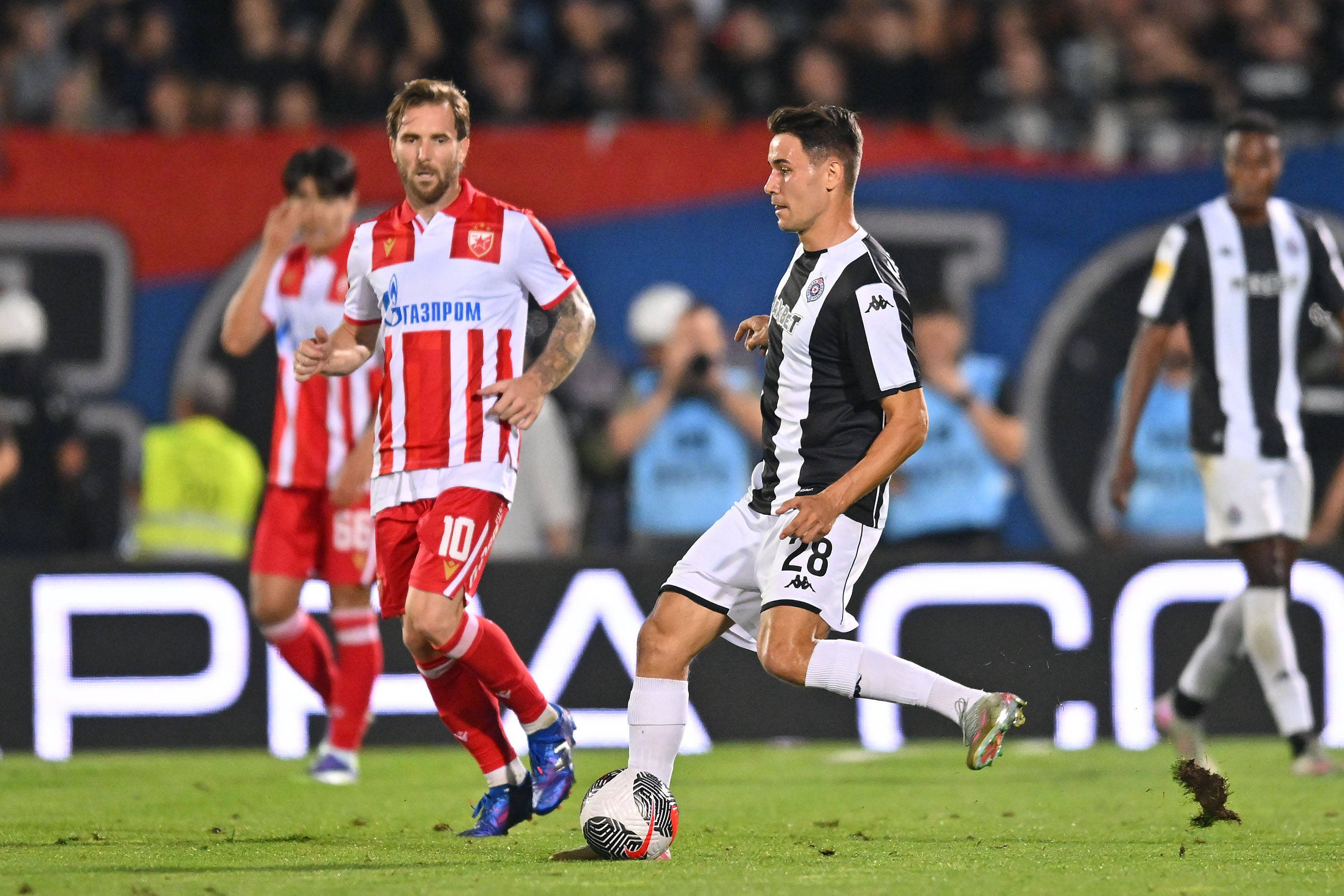 Rapid a trimis oferta pentru un jucător de la Partizan Belgrad!