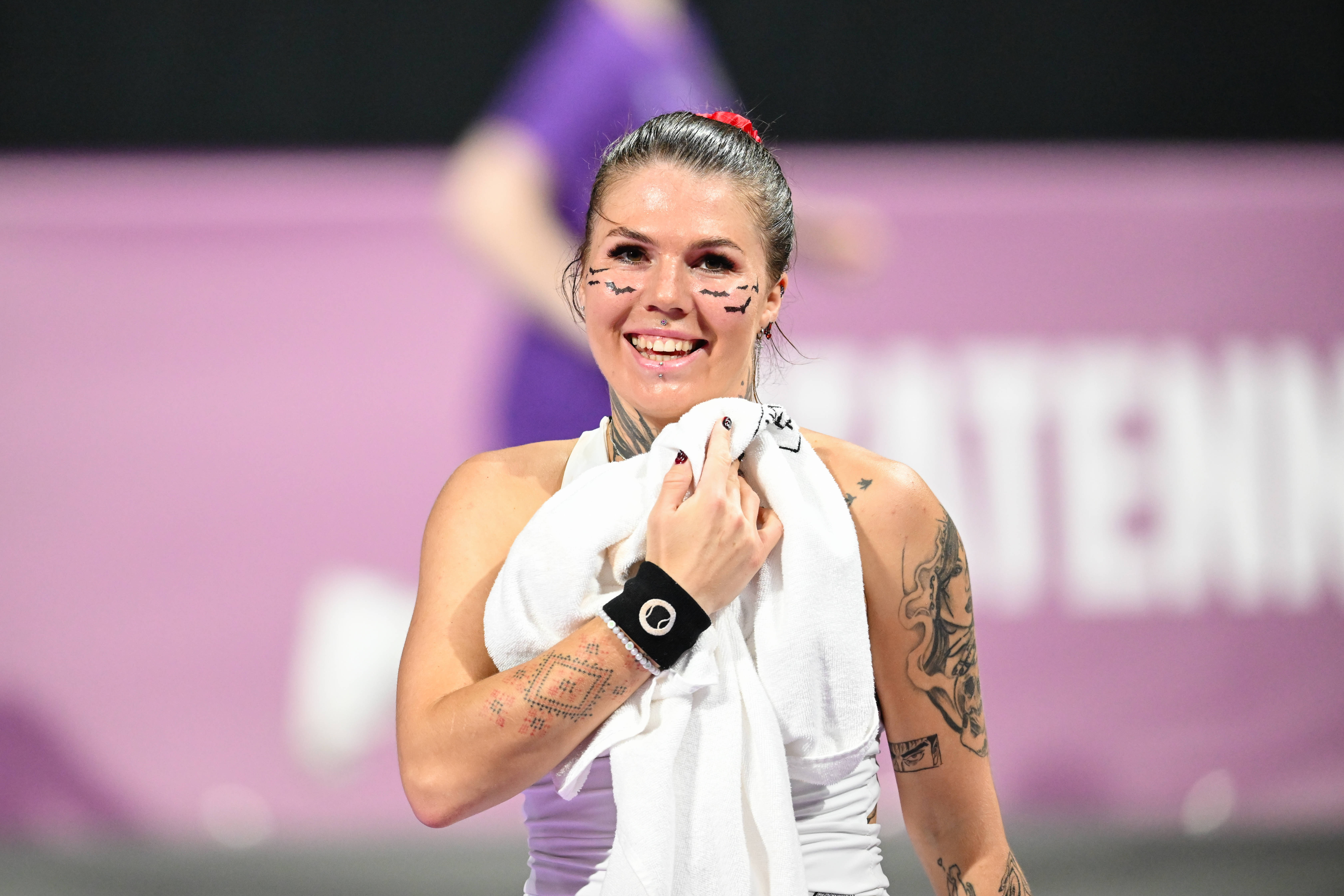 Reacția unguroaicei Anna Bondar, după ce ucraineanca Oliynykova a învins-o și a plecat fără să o salute, la Transylvania Open