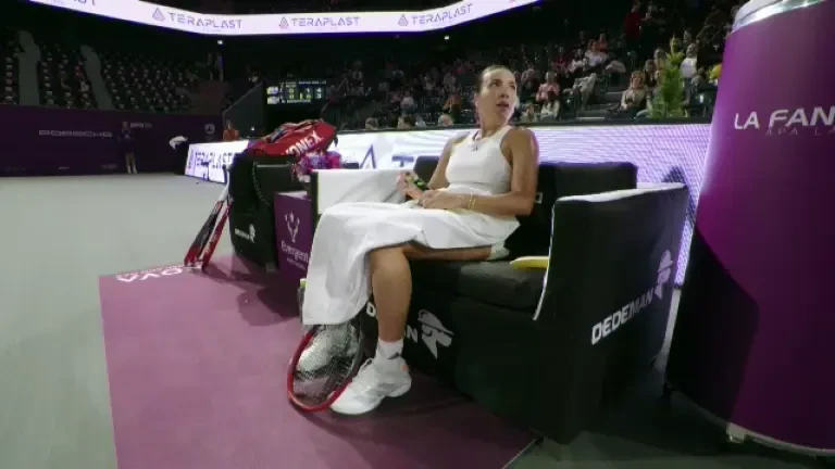 Gabriela Ruse a înfruntat „două adversare” în primul tur la Cluj-Napoca și a pierdut: cerința inedită adresată arbitrului