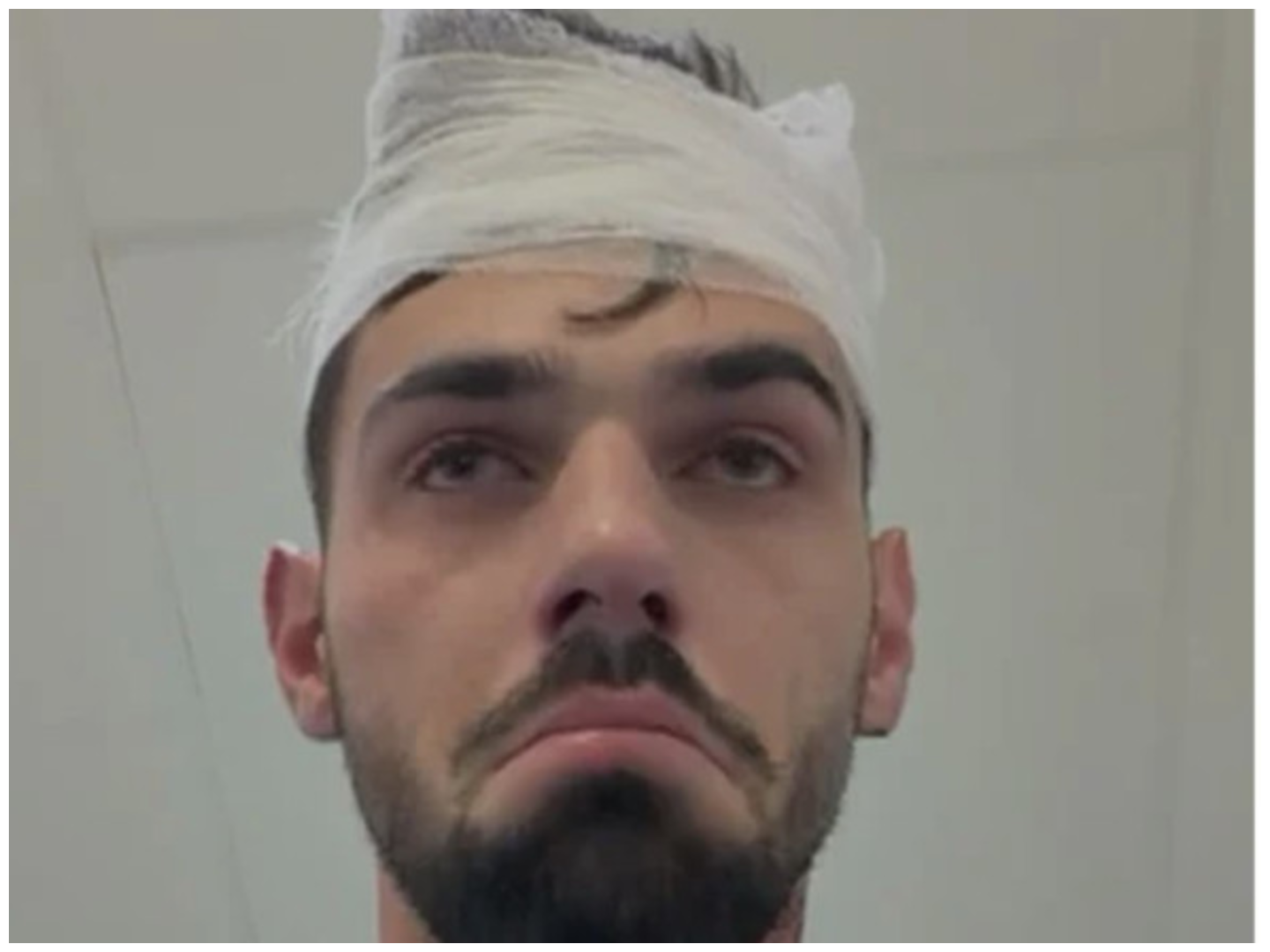 Fiul unui fost campion național, băgat în spital după ce a fost bătut cu parul de fotbaliștii de la Poli Timișoara. S-au luat primele măsuri