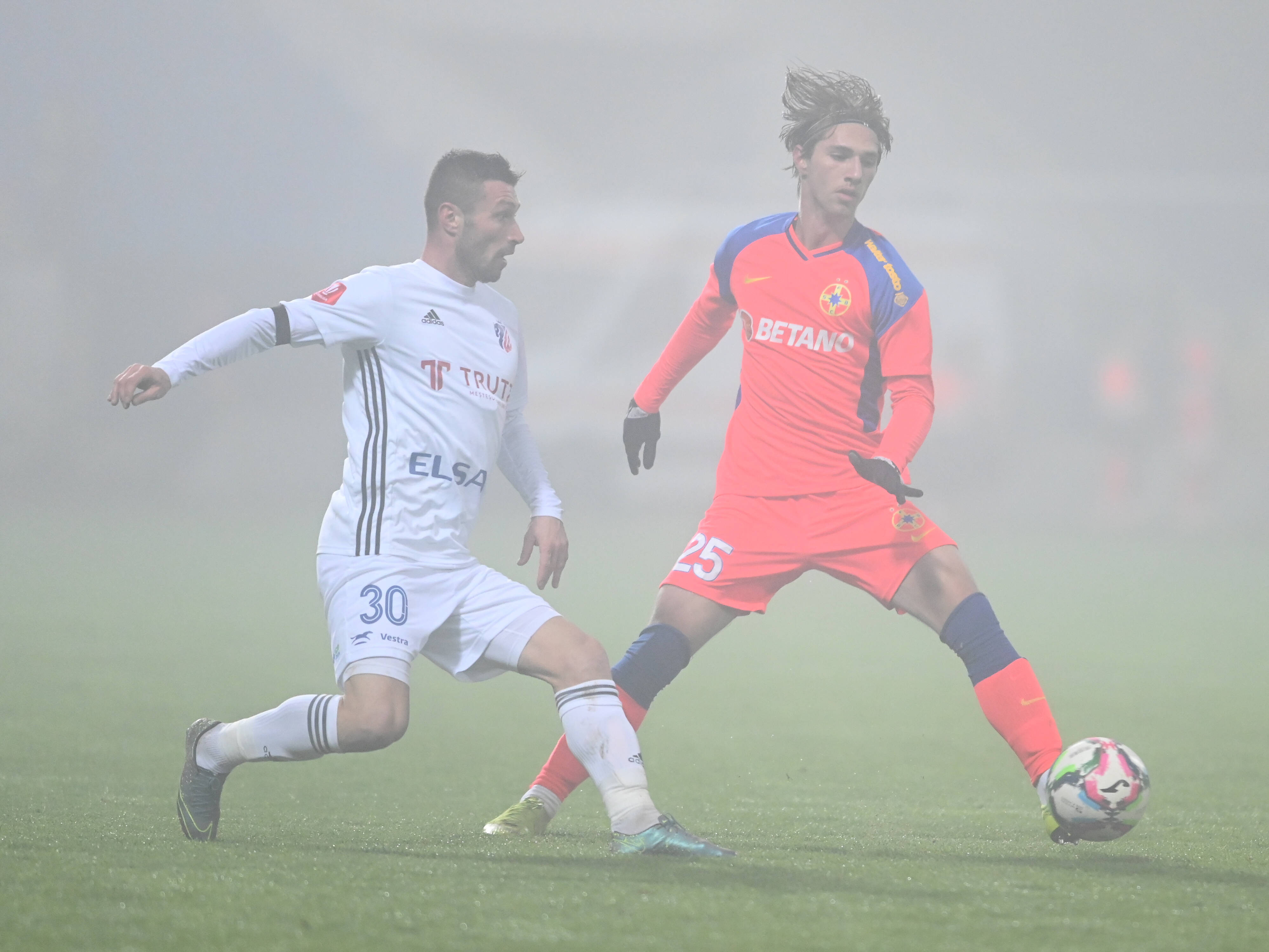 În ce ligă a ajuns fiul lui Alexandru Tudor, transferat de Gigi Becali pe ”rugăciune”! Fostul atacant de la FCSB a semnat astăzi