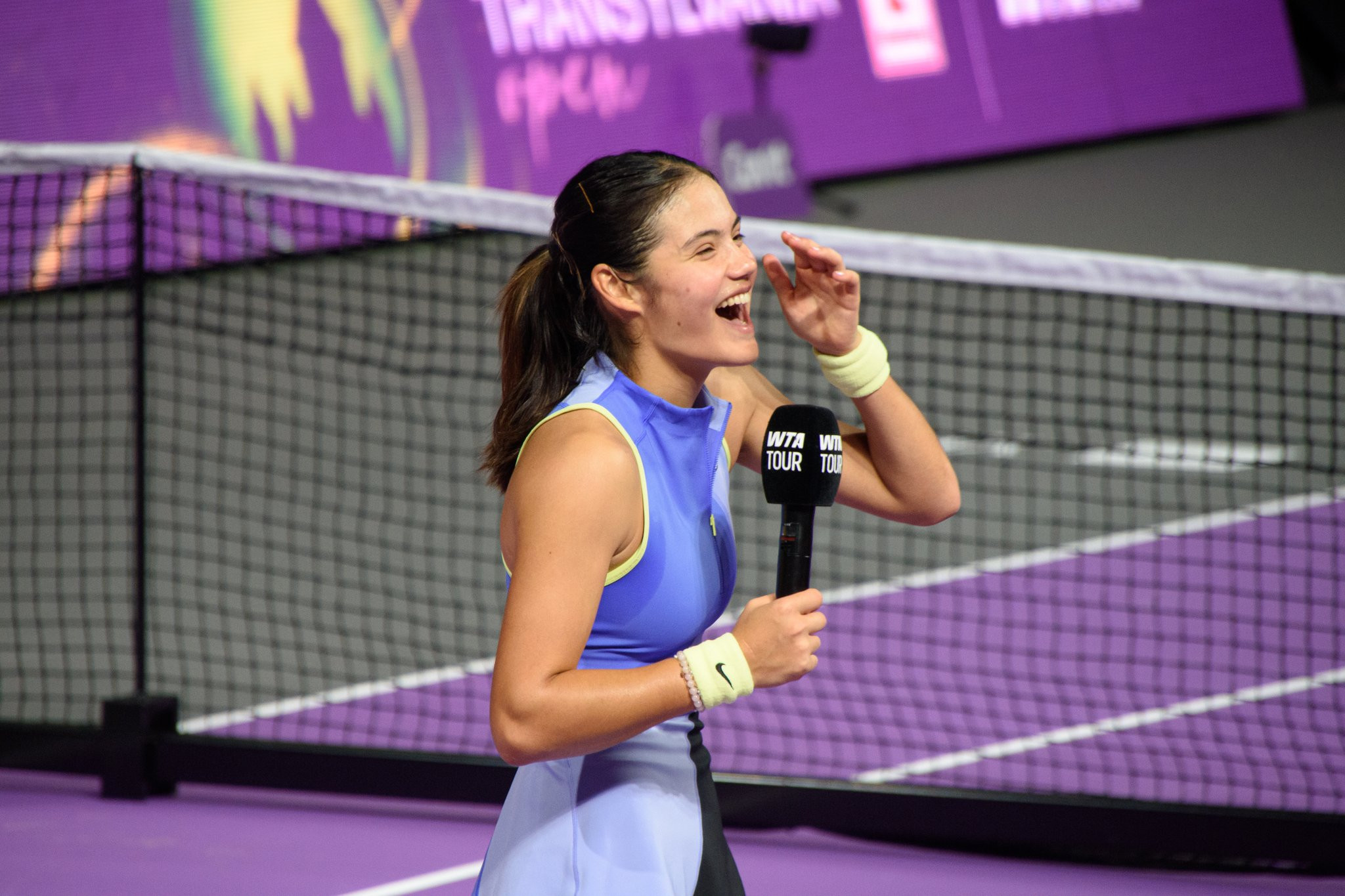 Emma Răducanu câștigă semifinala-maraton „în stil Tarantino”, de aproape 3 ore, de la Transylvania Open: prima finală de la US Open 2021 încoace