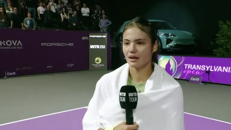 „Abia aștept să joc în finală!” Emma Răducanu a vorbit din nou în limba română, la Transylvania Open, după semifinala de aproape 3 ore