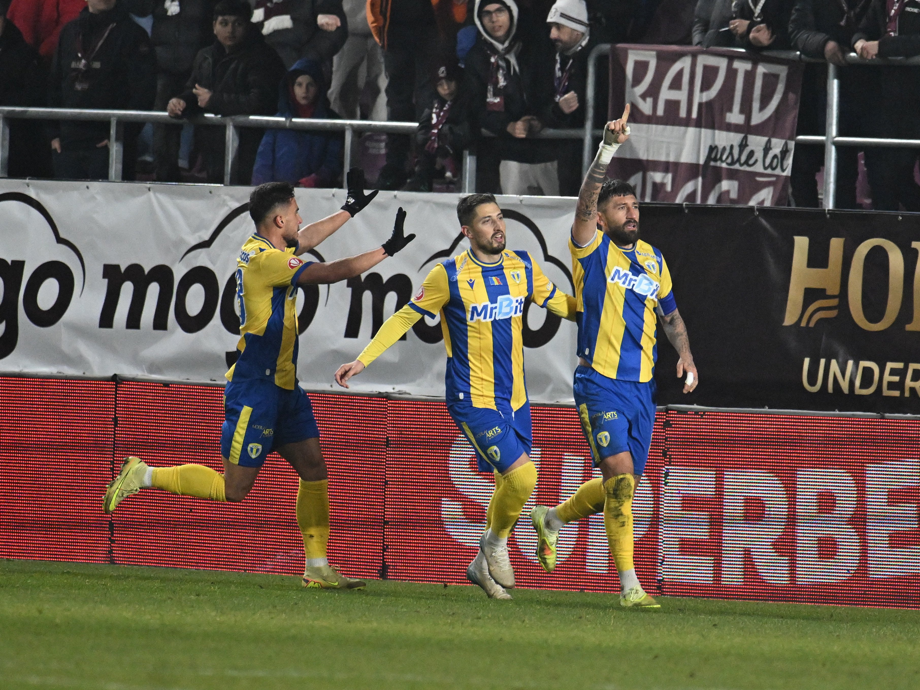 Marco Dulca a fost eliminat în Giulești, dar a ironizat Rapid și Dinamo la flash-interviu