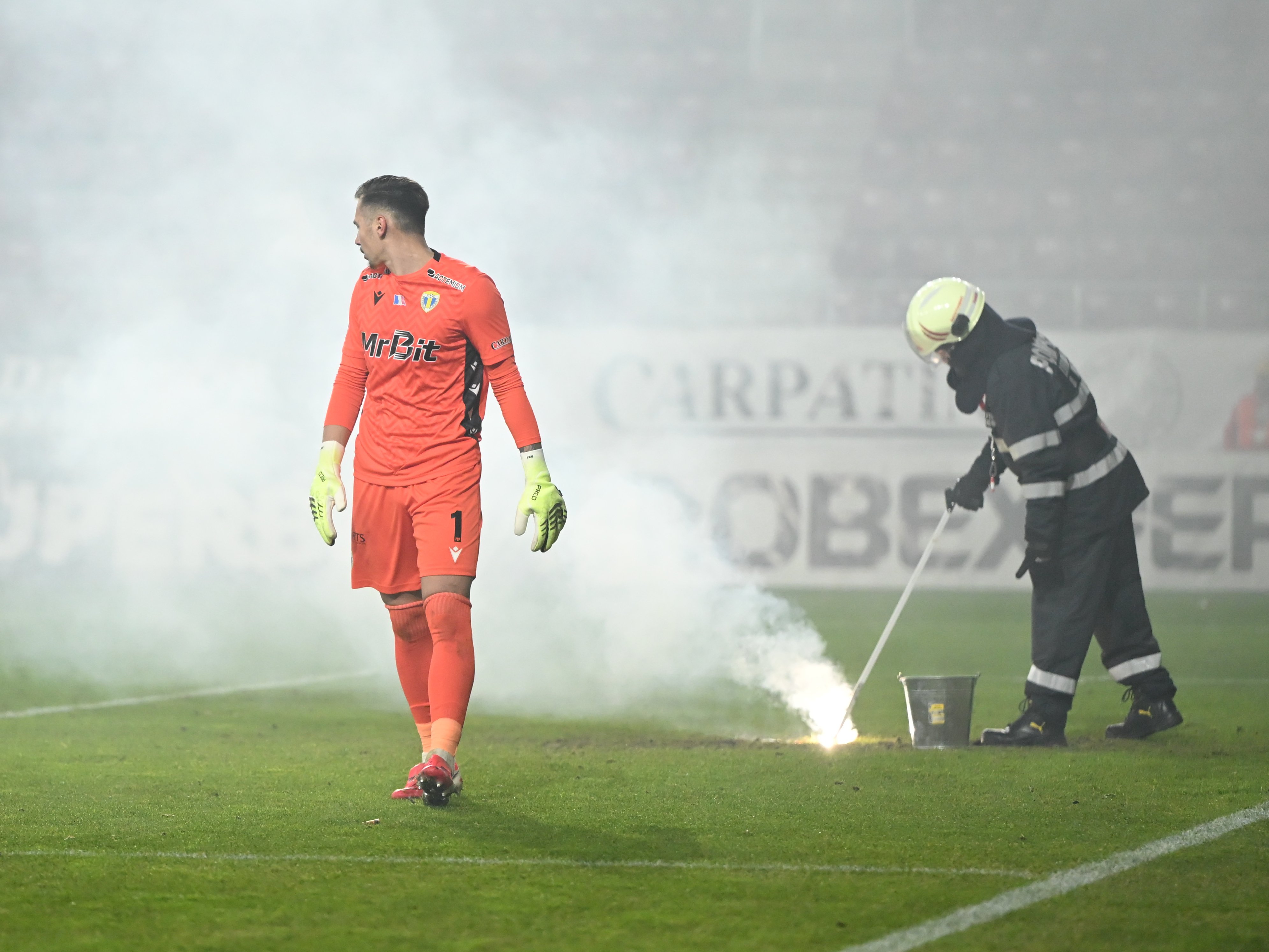 Amenzi uriașe dictate de Jandarmerie la Rapid - Petrolul