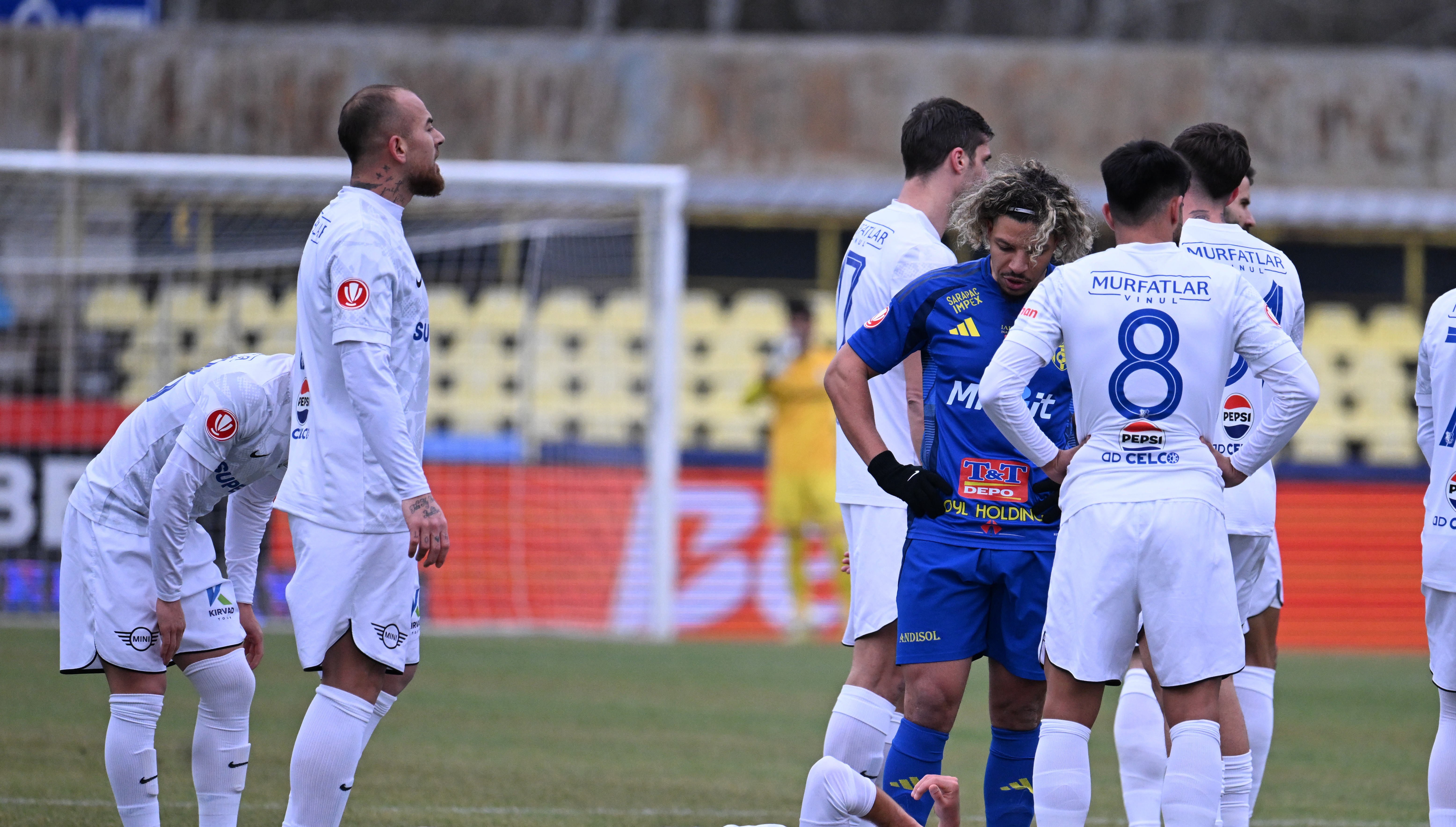 Unirea Slobozia - Farul 1-1, ACUM, pe Sport.ro! Gazdele au egalat prin Papeau: francezul a driblat tot