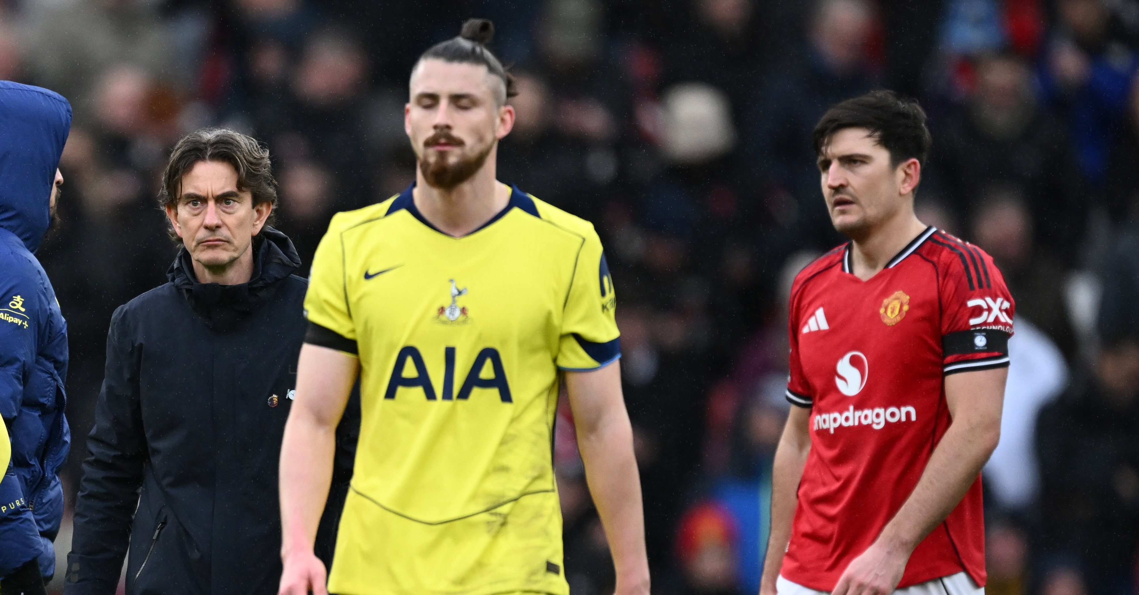 S-au convins în direct după ce l-au văzut pe Radu Drăgușin cu Manchester United: ”Am văzut câteva probleme”