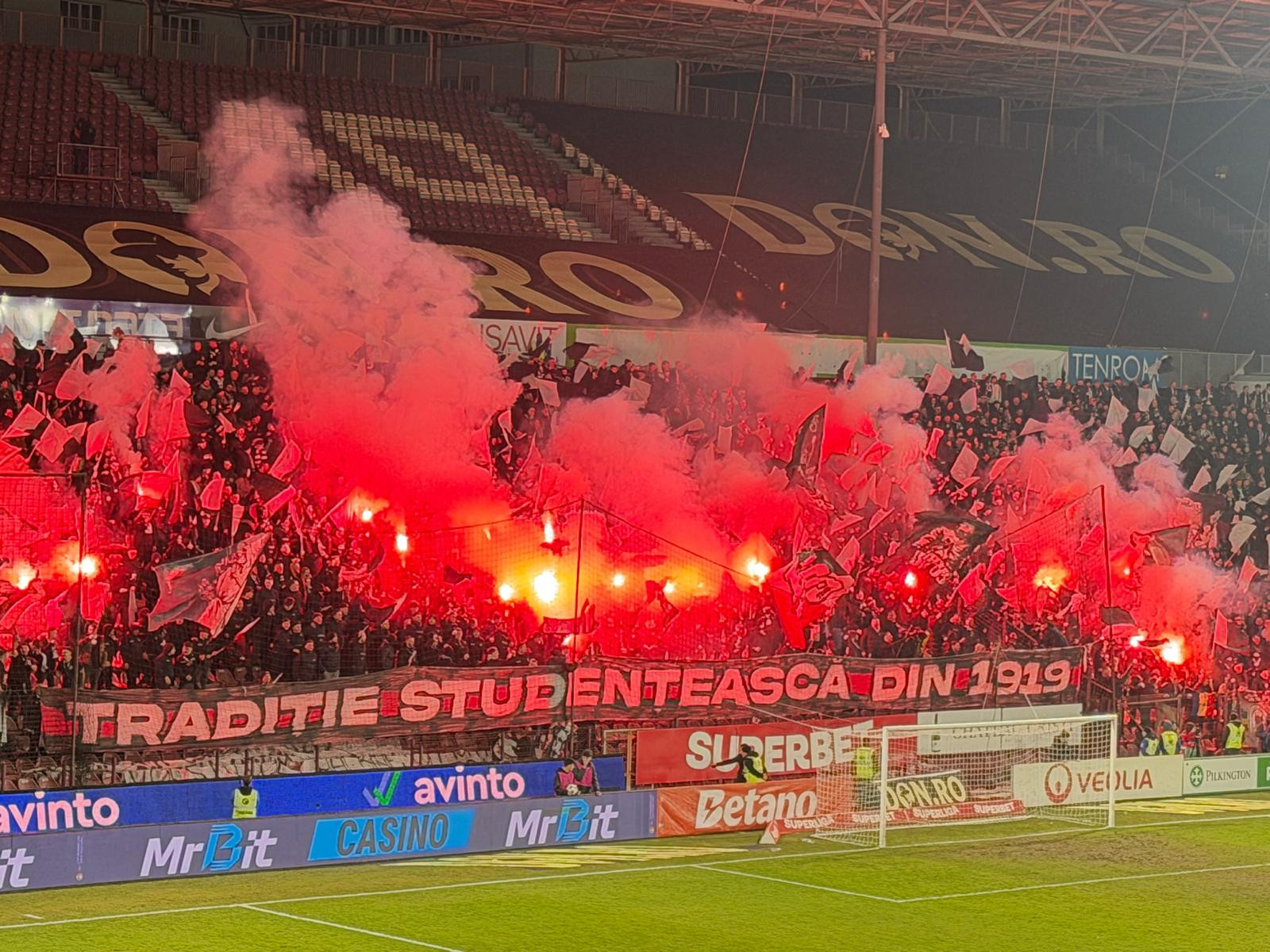 Fanii lui ”U” Cluj, atmosferă superbă în Gruia la derby-ul cu CFR