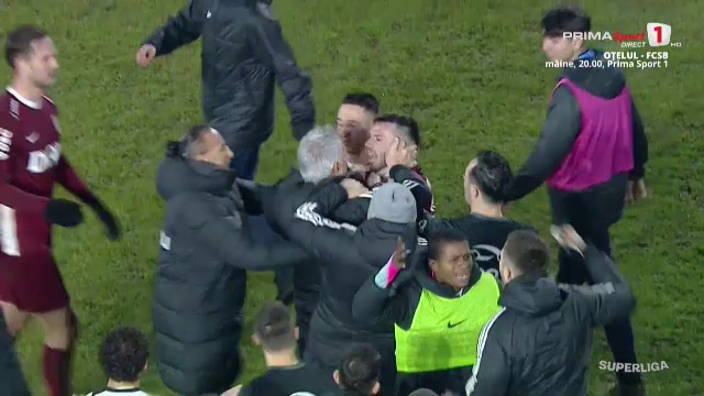 Bătaie generală după CFR Cluj - U Cluj! Cristiano Bergodi, eliminat după ce a luat de gât un jucător