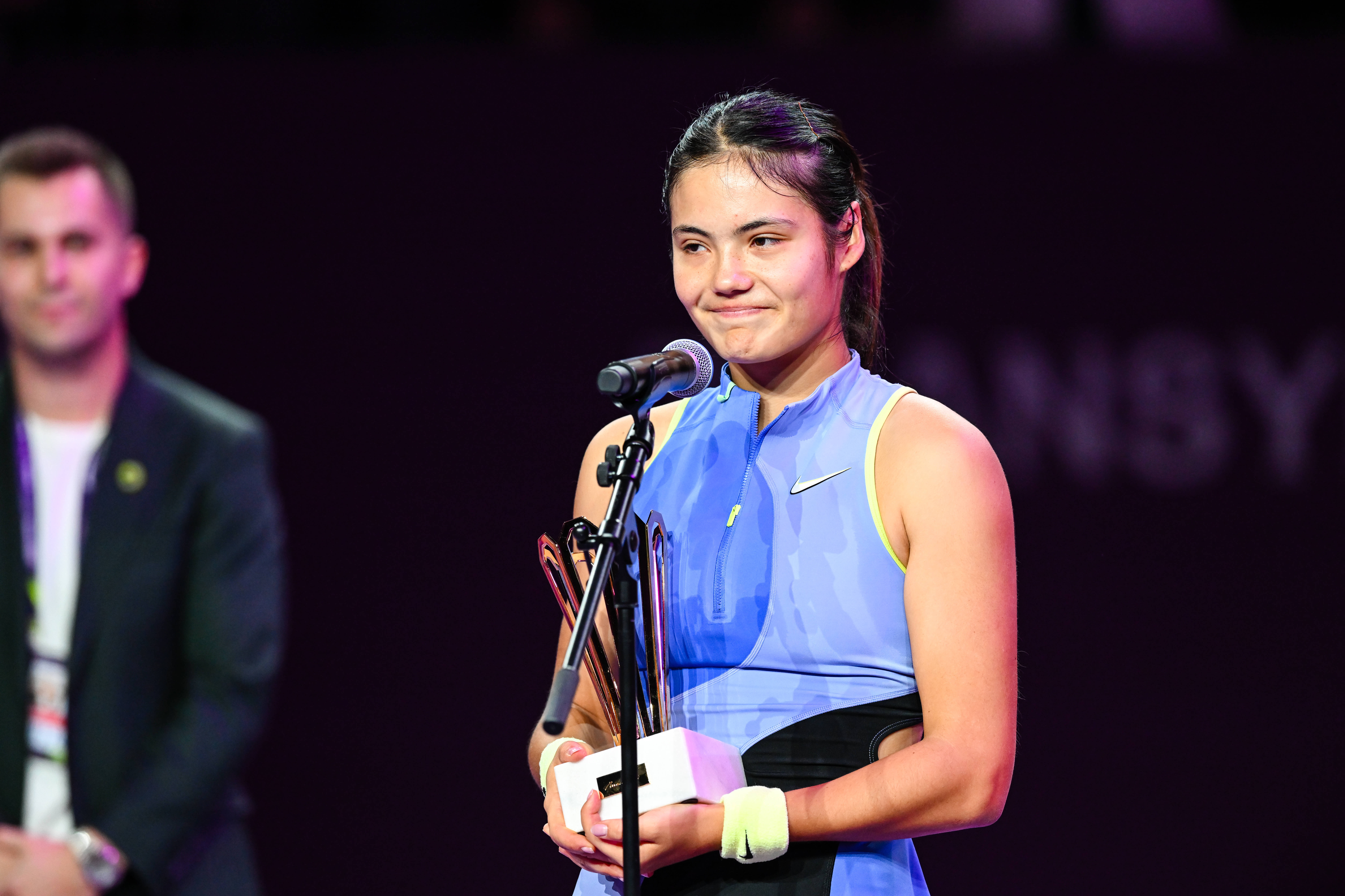 Răducanu, „timidă ca un copil”, când a văzut-o pe Halep la Cluj: cum i-a evaluat directorul de turneu româna vorbită