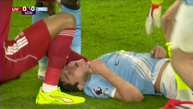 Momente de panică în Liverpool - Manchester City! Fotbalistul lui Pep Guardiola a rămas întins pe gazon