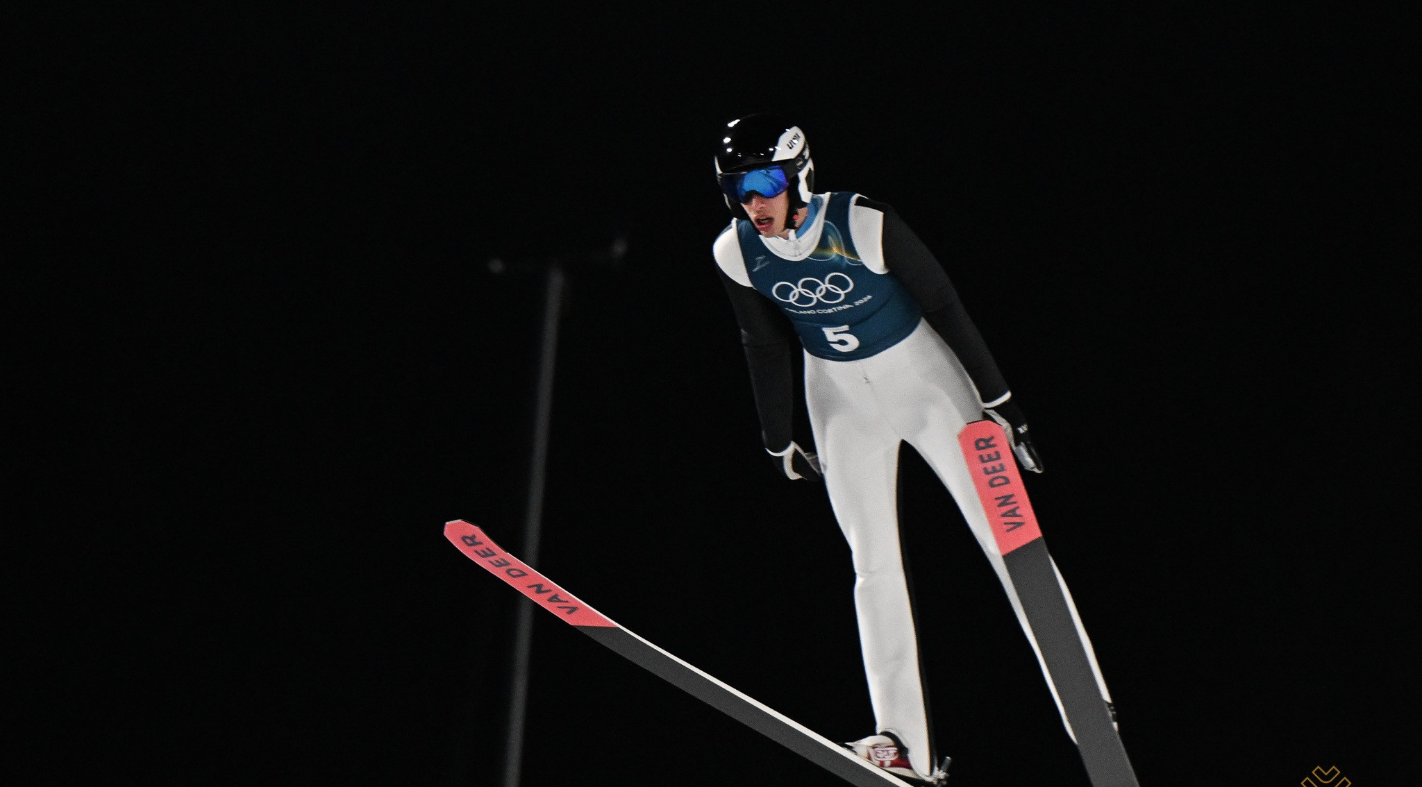 Ce loc a obținut România la sărituri cu schiurile. Cea mai bună clasare obținută până acum!