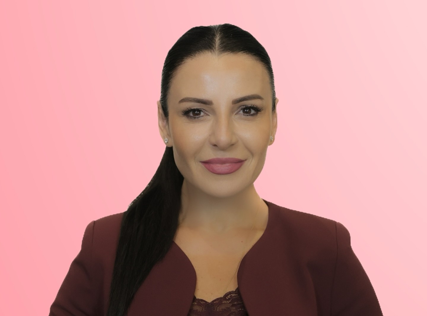 Belinda Balluku, vicepremierul Albaniei, mărul discordiei în Albania! Proteste violente din cauza corupției
