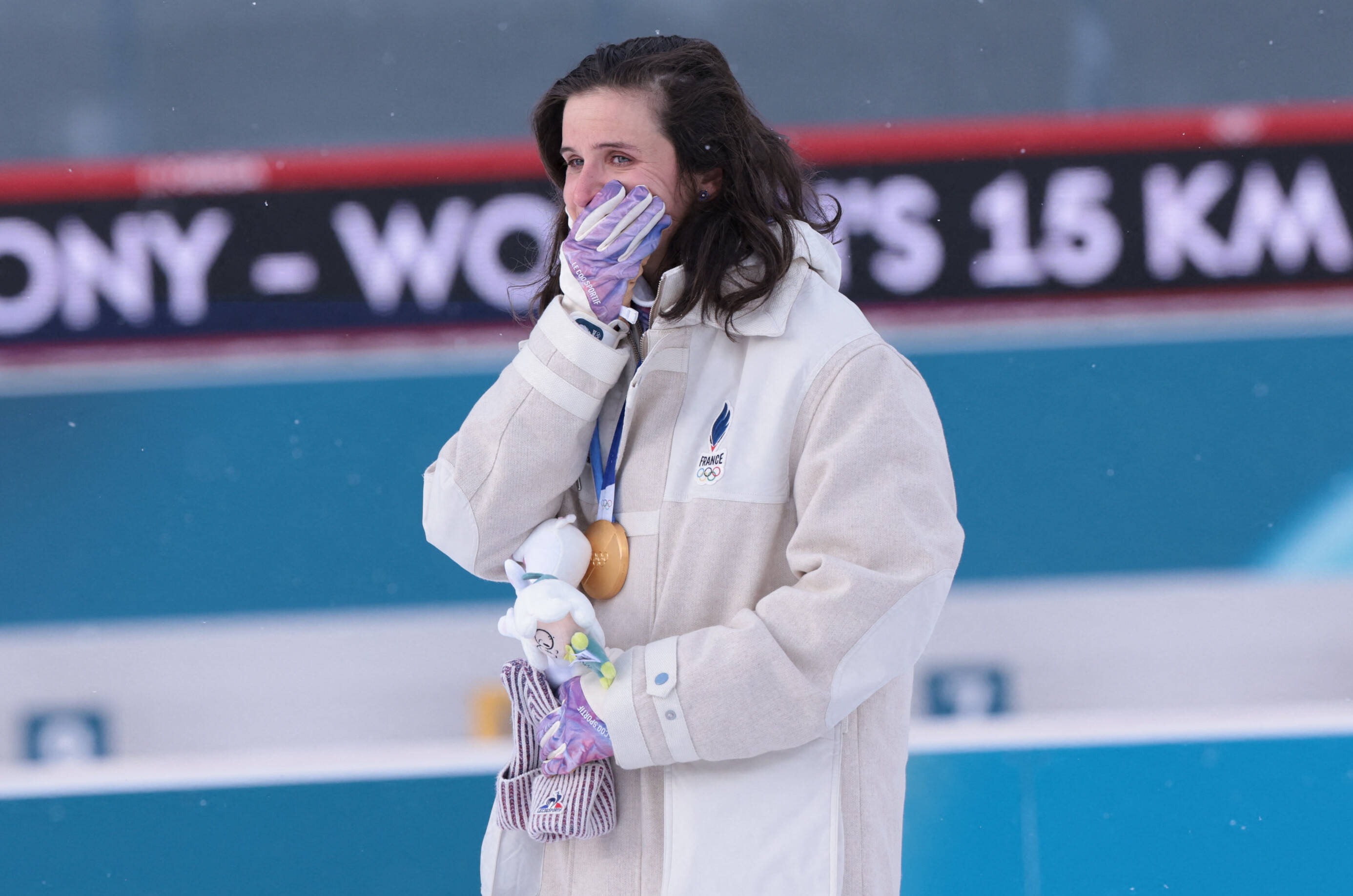 Sportiva care i-a furat banii unei colege a câștigat aurul olimpic și a răbufnit la final: „Lăsați-mă!”