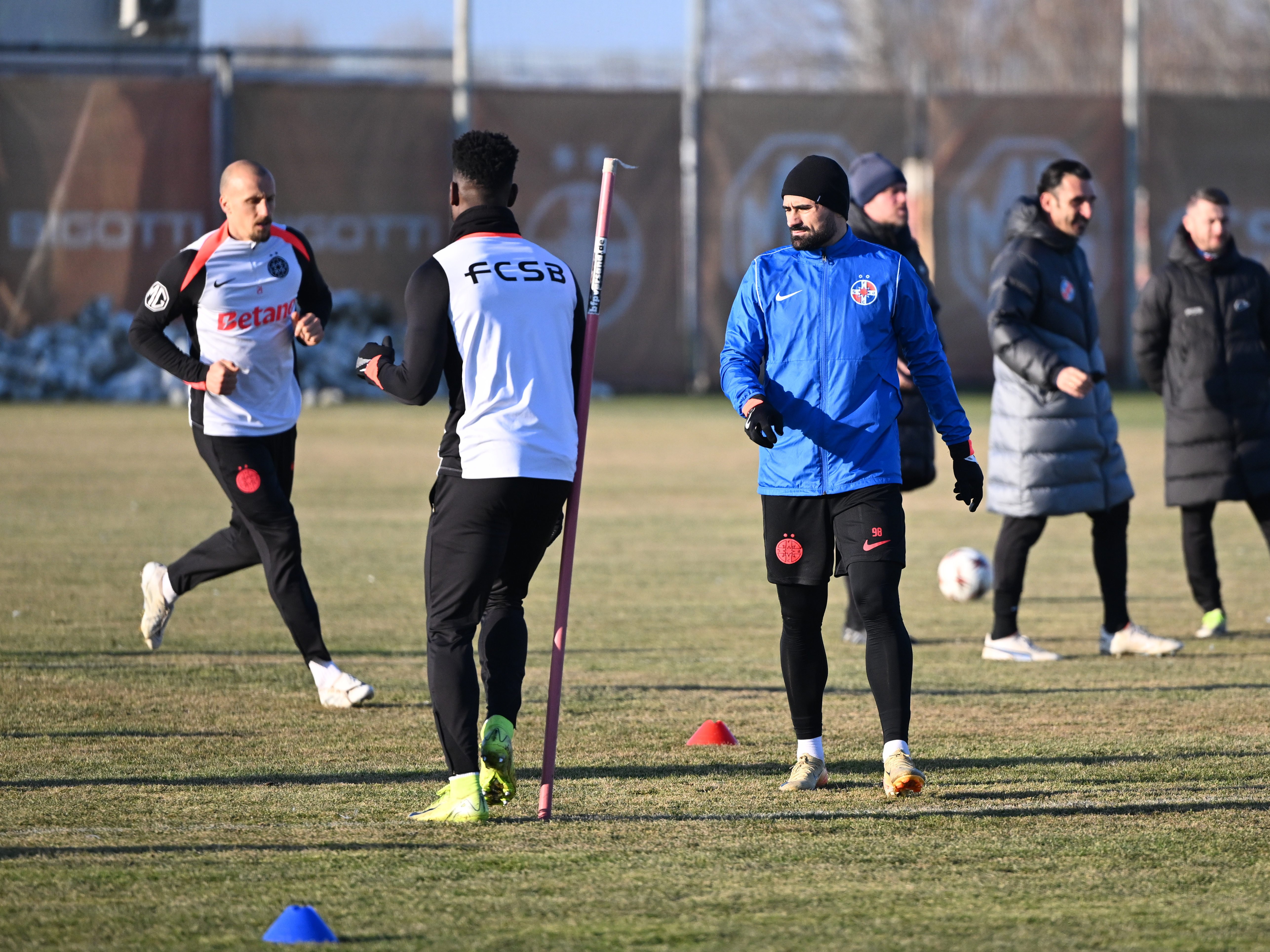 Veteranul de la FCSB vrea să bată toate recordurile. Gigi Becali a intervenit: "Dar crezi că mai poate?"