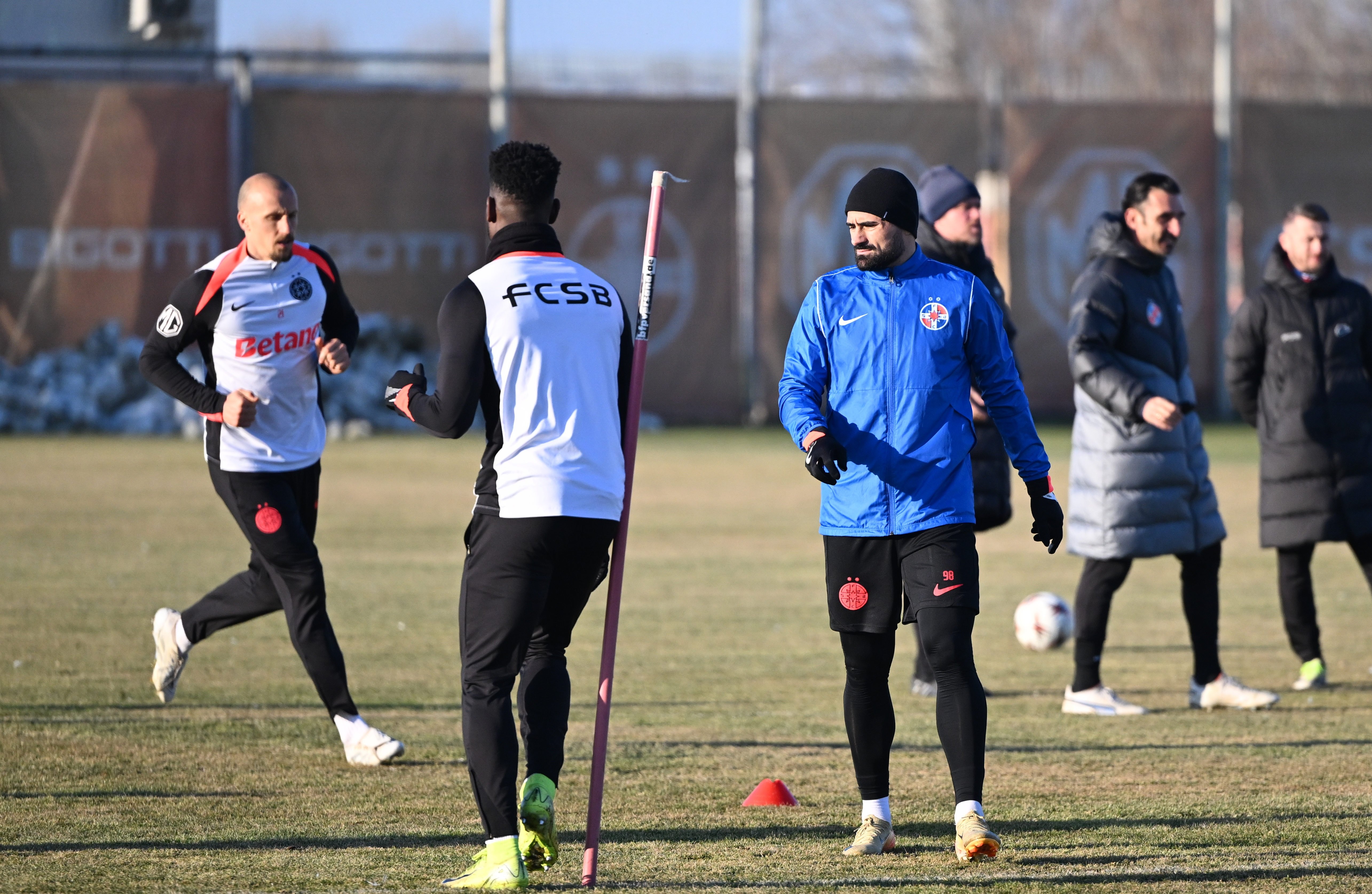 Veteranul de la FCSB vrea să bată toate recordurile. Gigi Becali a intervenit: "Dar crezi că mai poate?"